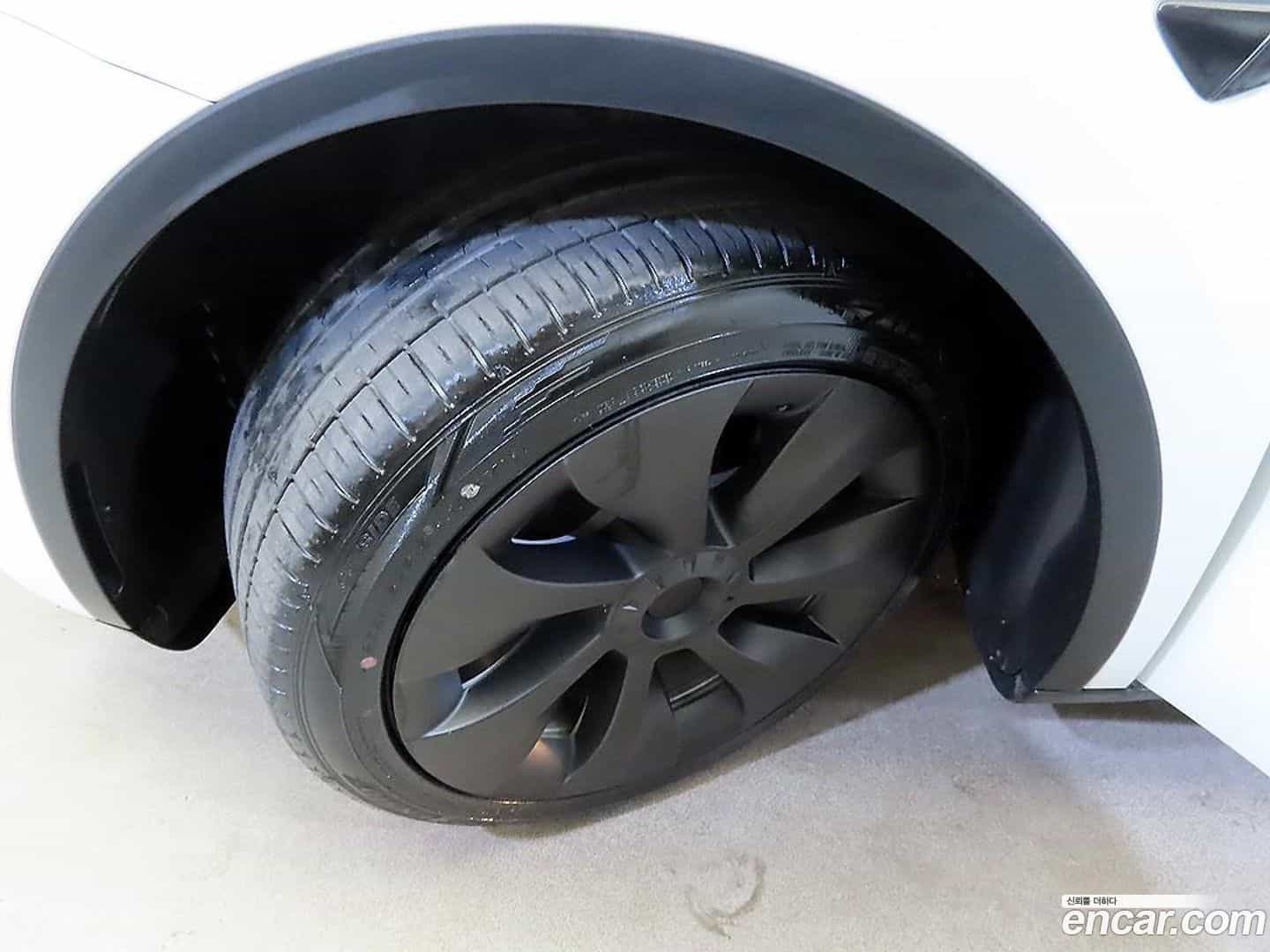 Model Y Tesla 2021.5-OPTION-024