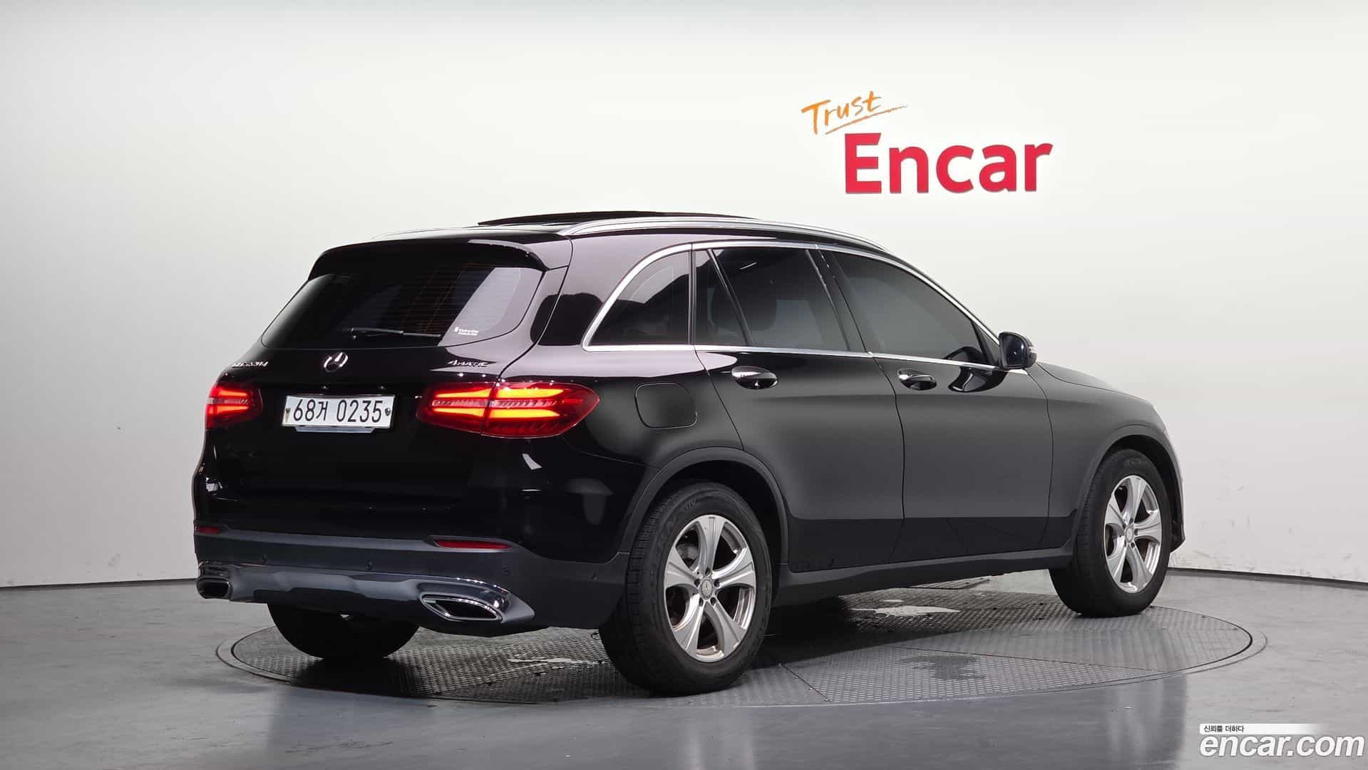 GLC-Class Mercedes-Benz 2016.7-OUTER-002