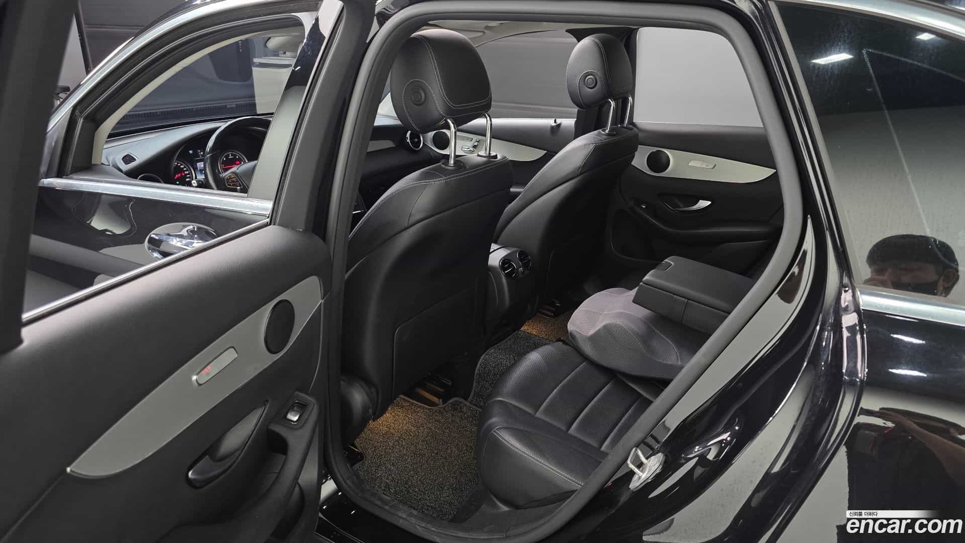 GLC-Class Mercedes-Benz 2016.7-OPTION-016