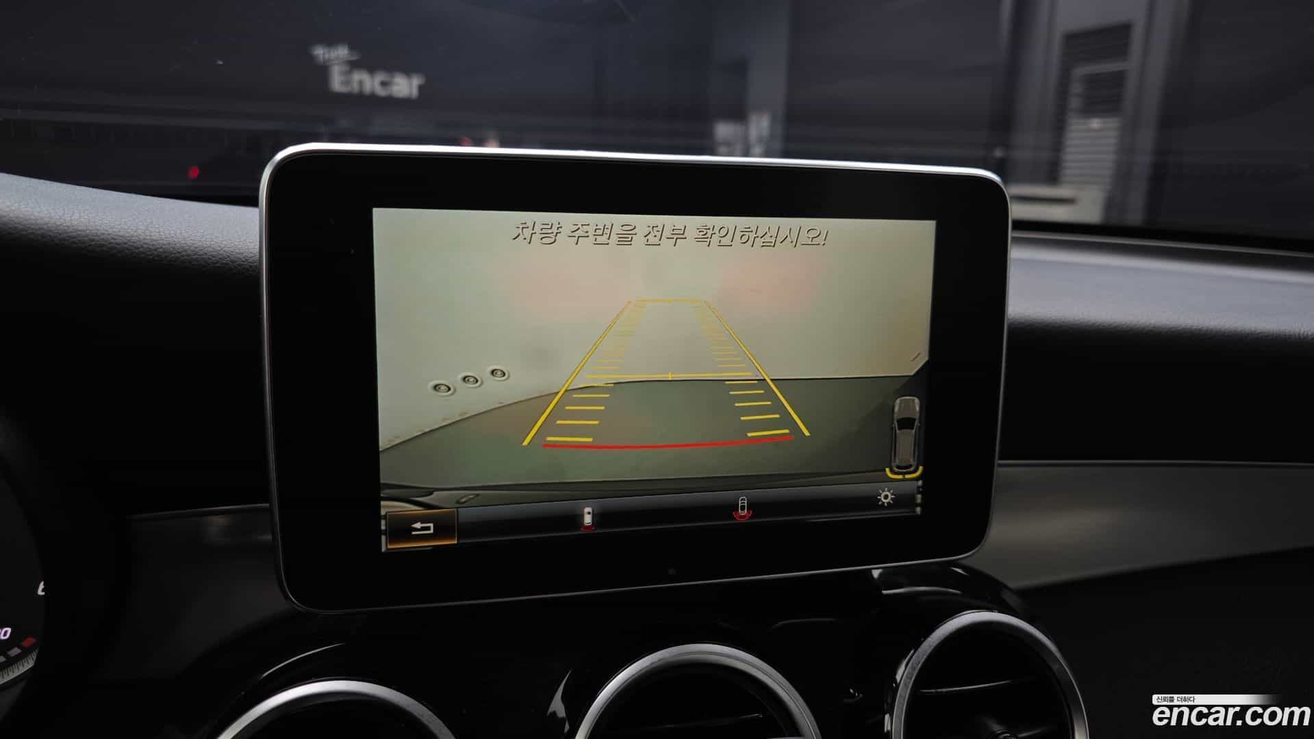 GLC-Class Mercedes-Benz 2016.7-OPTION-021