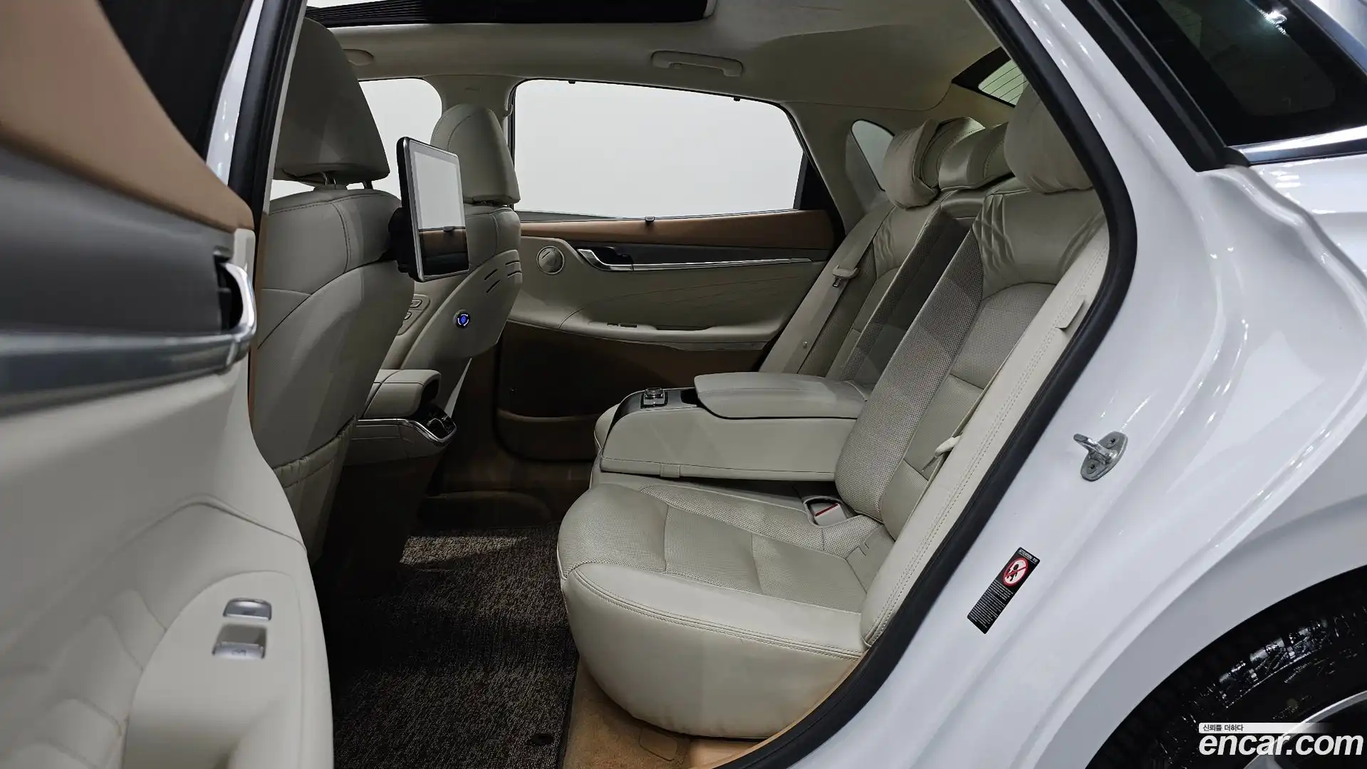 Grandeur Hyundai 2021.1-OPTION-015