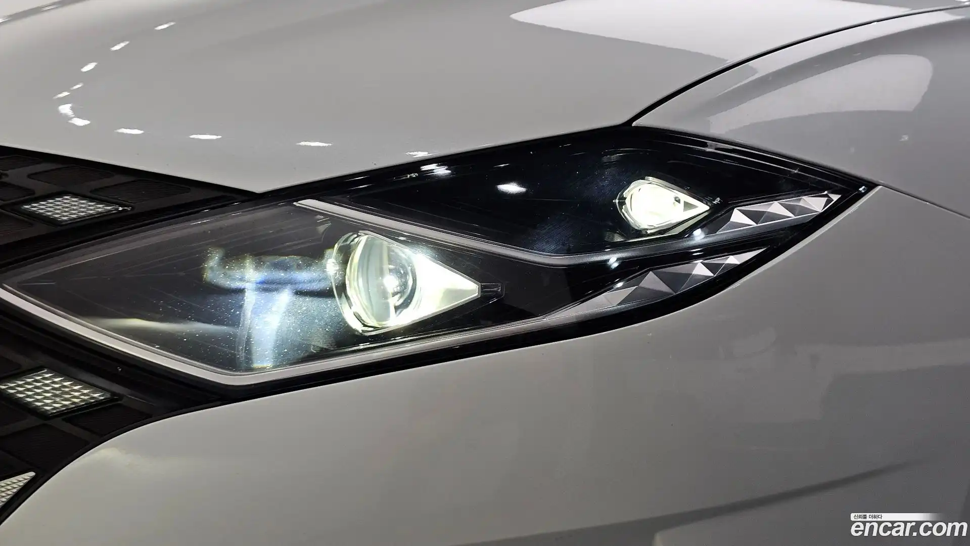Grandeur Hyundai 2021.1-OUTER-032
