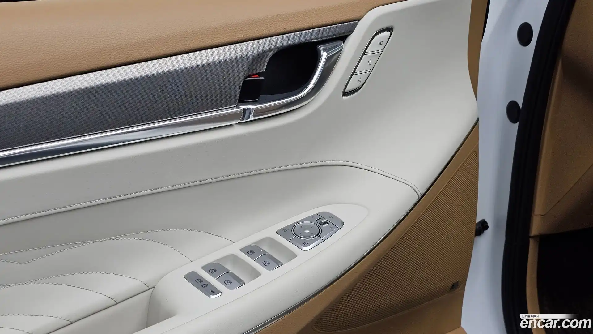 Grandeur Hyundai 2021.1-OPTION-042