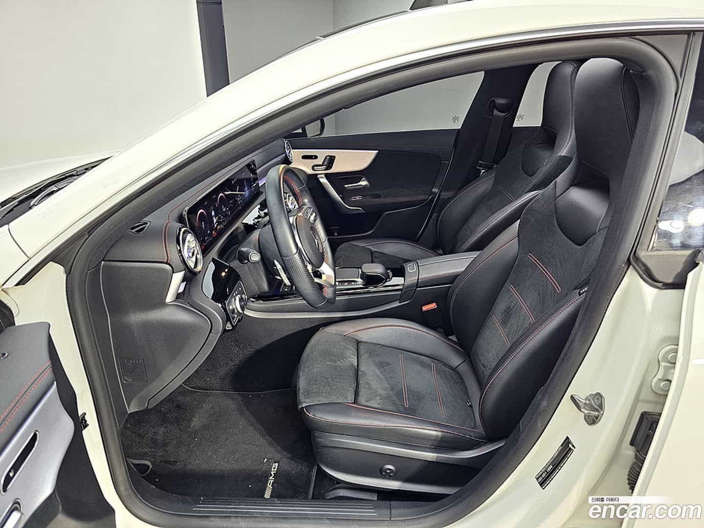 CLA-Class Mercedes-Benz 2020.4-INNER-008