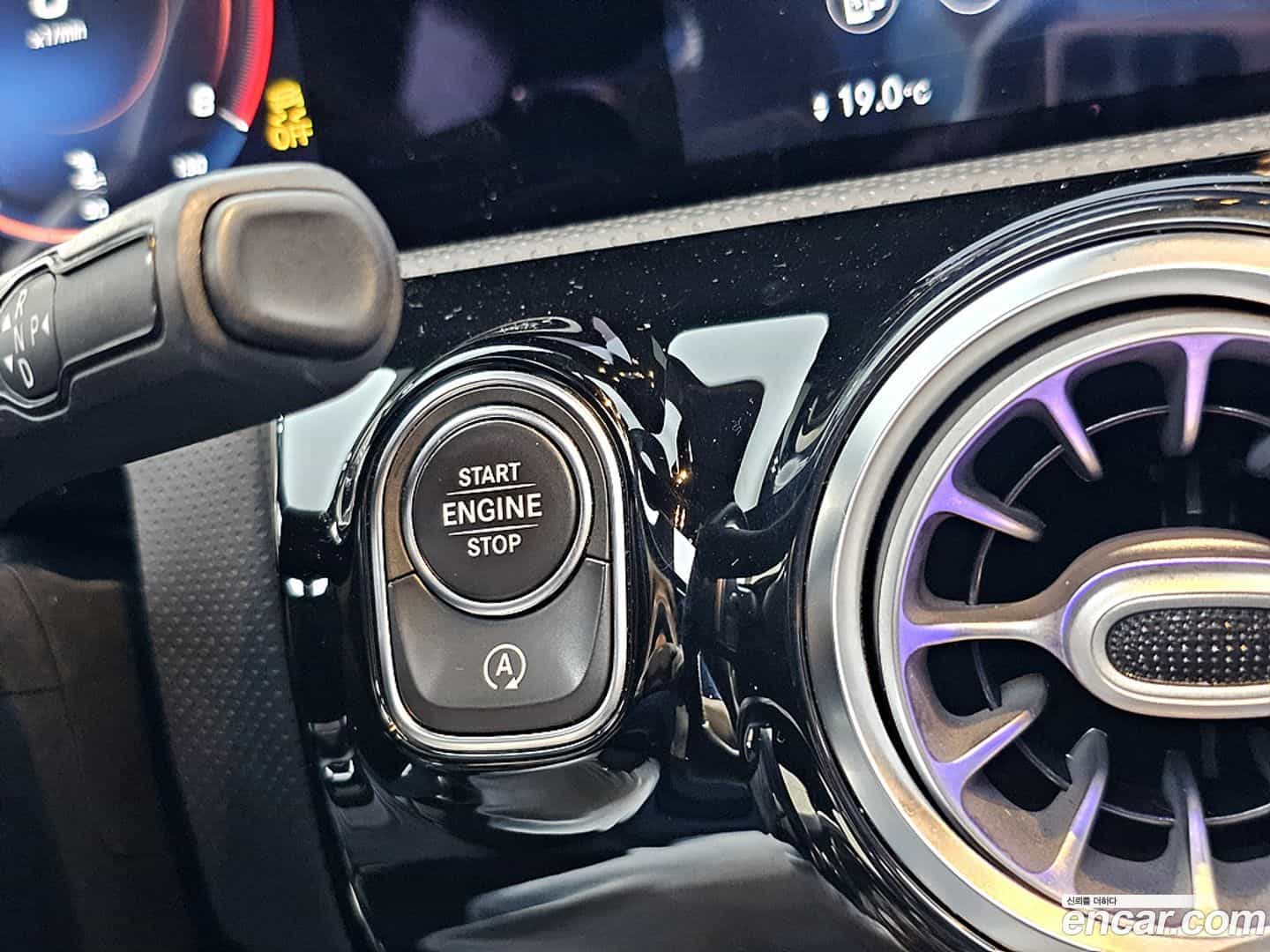 CLA-Class Mercedes-Benz 2020.4-OPTION-018