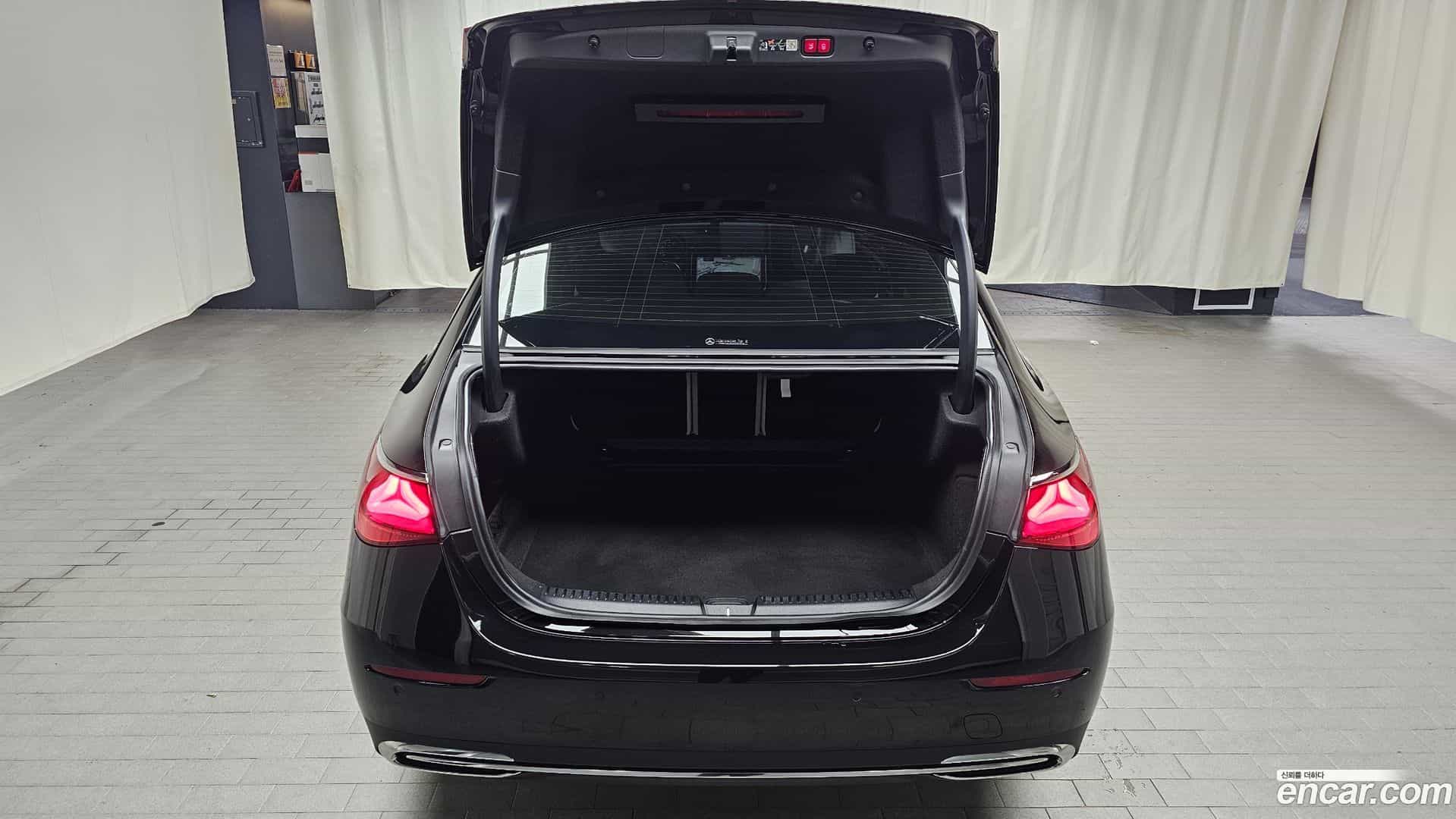 E-Class Mercedes-Benz 2024.11-OPTION-020