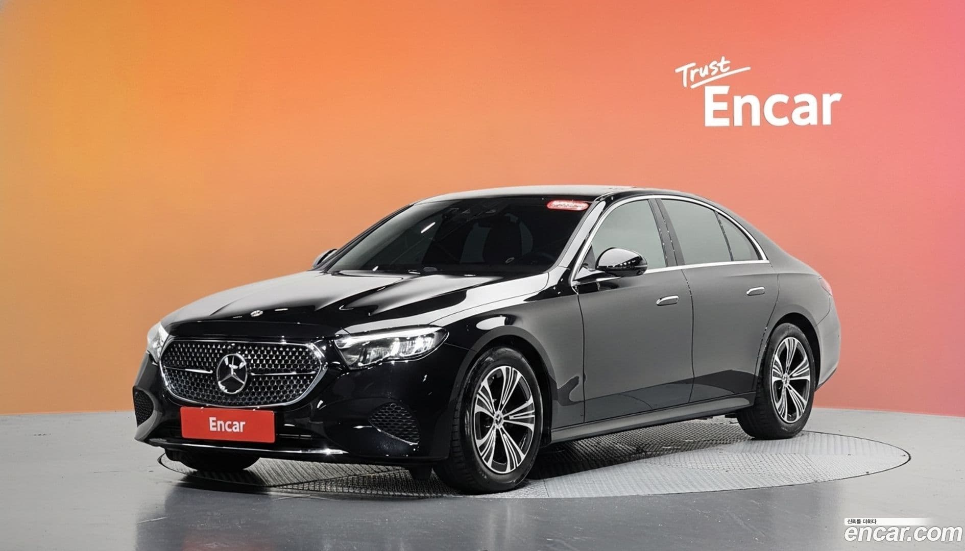 Main__Slider__Photo:E-Class Mercedes-Benz 2024.11-0