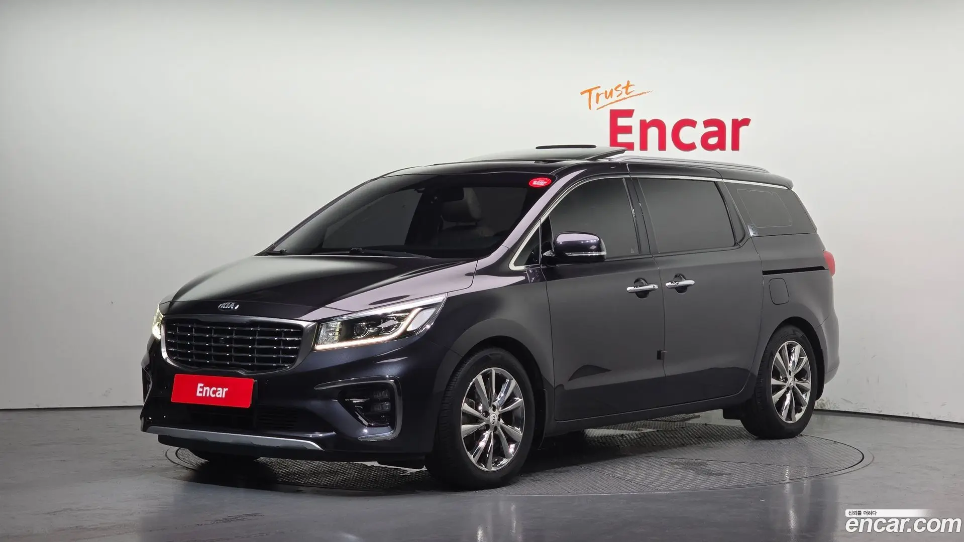 Main__Slider__Photo:Canival Kia 2018.9-0