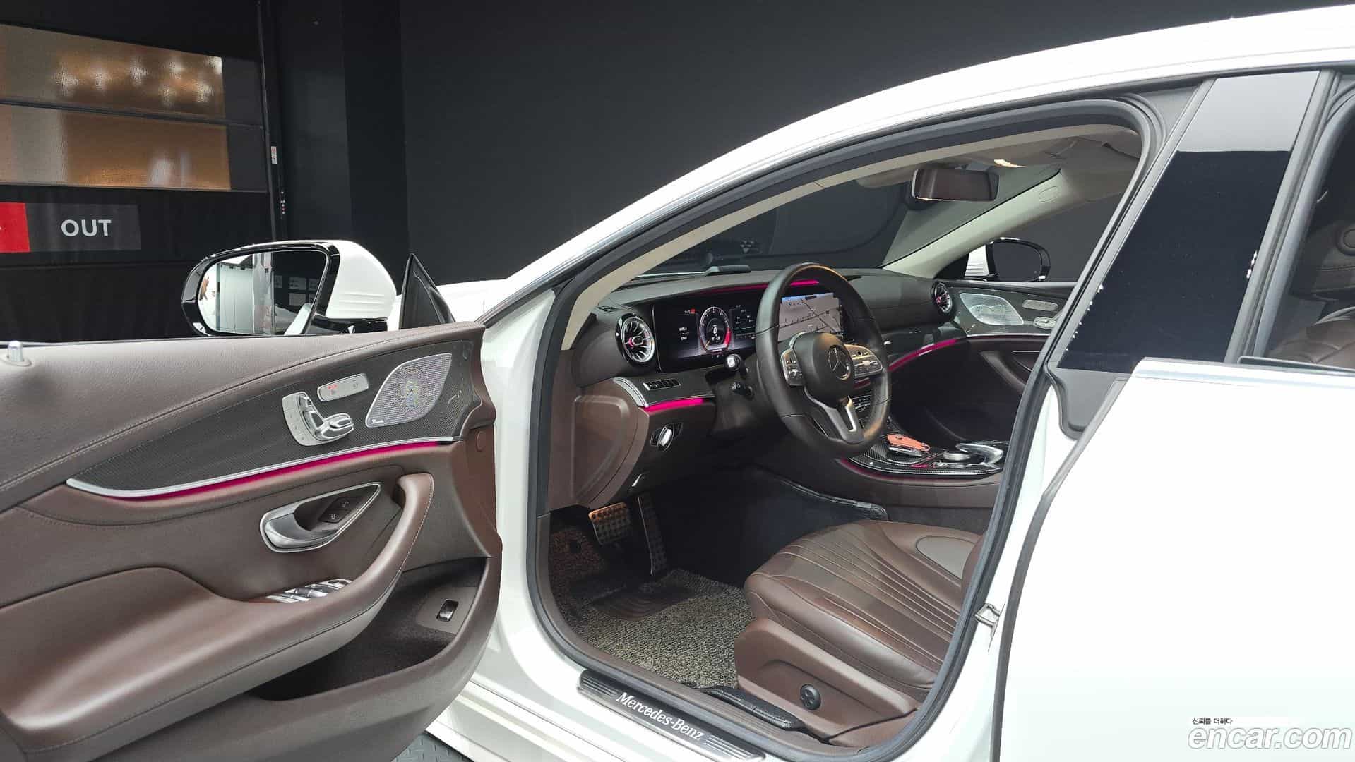 CLS-Class Mercedes-Benz 2020.3-INNER-010