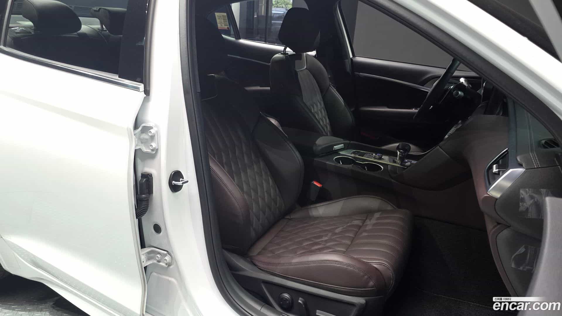 G70 Genesis 2023.6-INNER-036