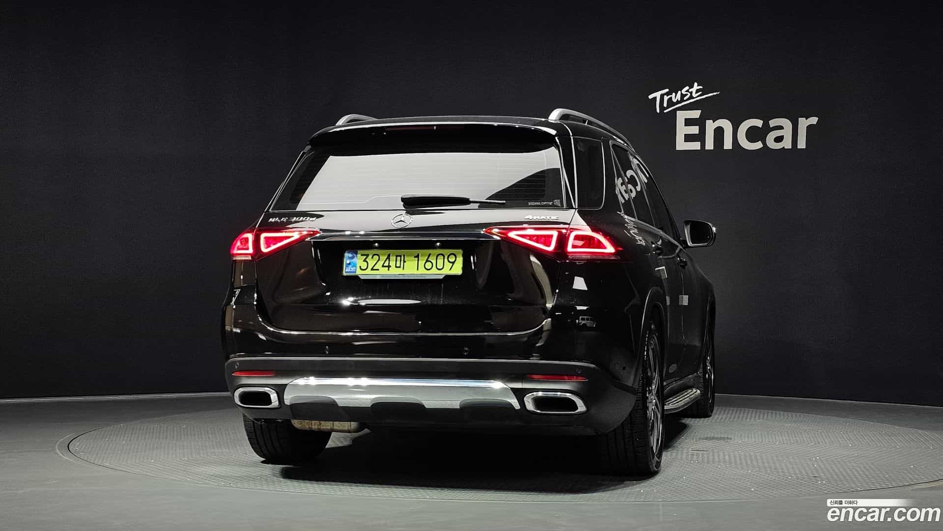 GLE-Class Mercedes-Benz 2020.8-OUTER-004