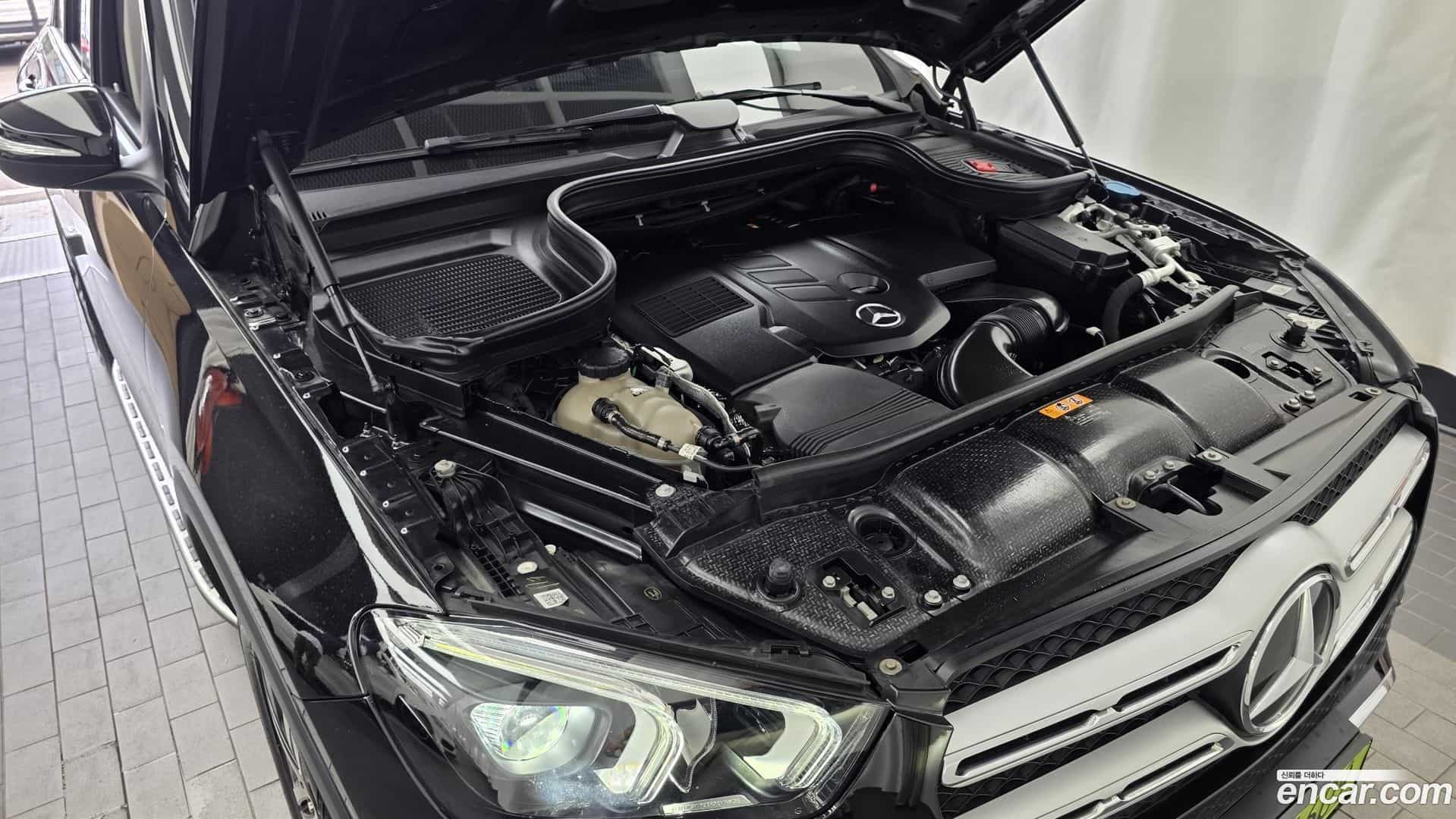 GLE-Class Mercedes-Benz 2020.8-OUTER-006