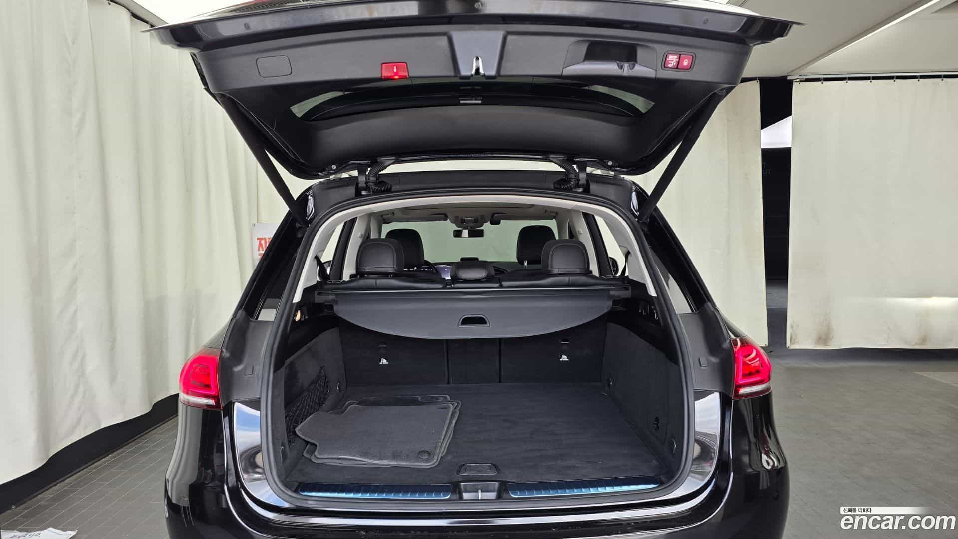 GLE-Class Mercedes-Benz 2020.8-OPTION-024
