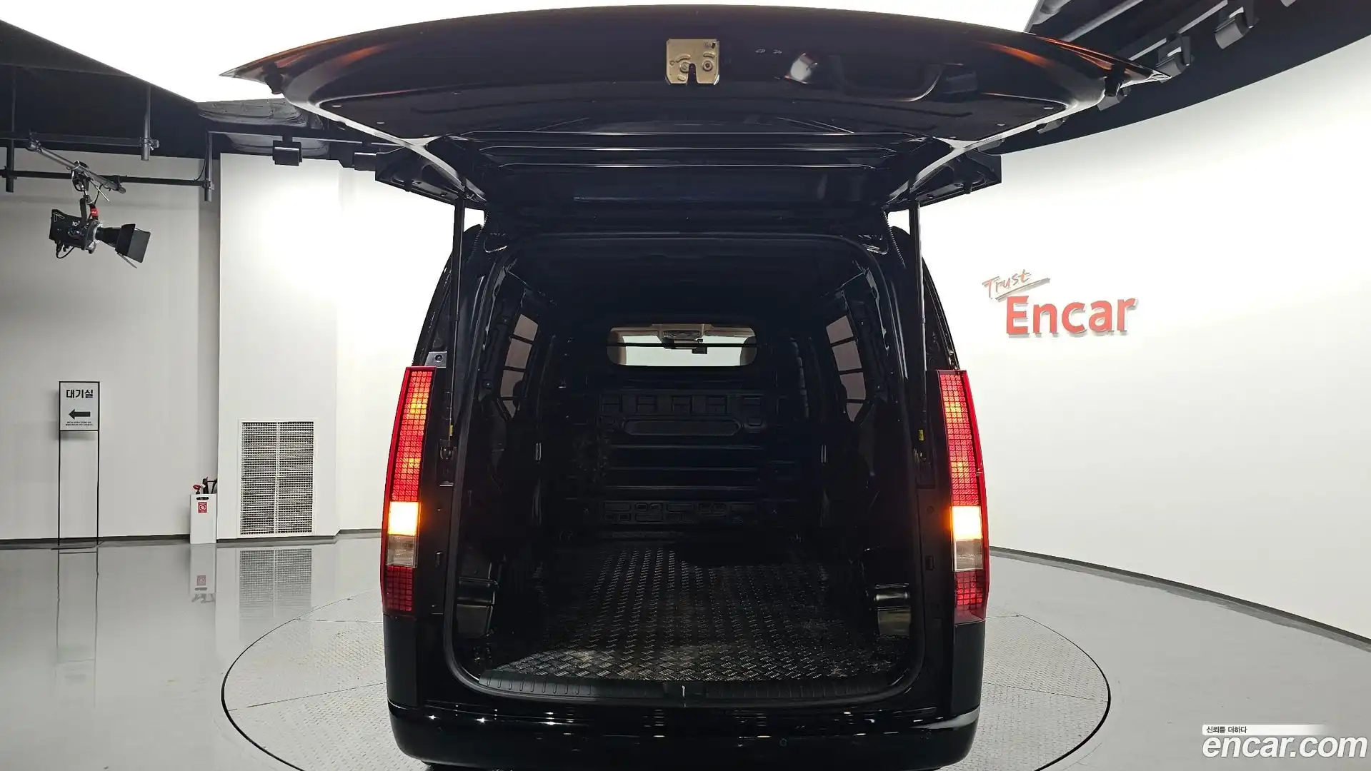 Staria Hyundai 2025.11-OPTION-045