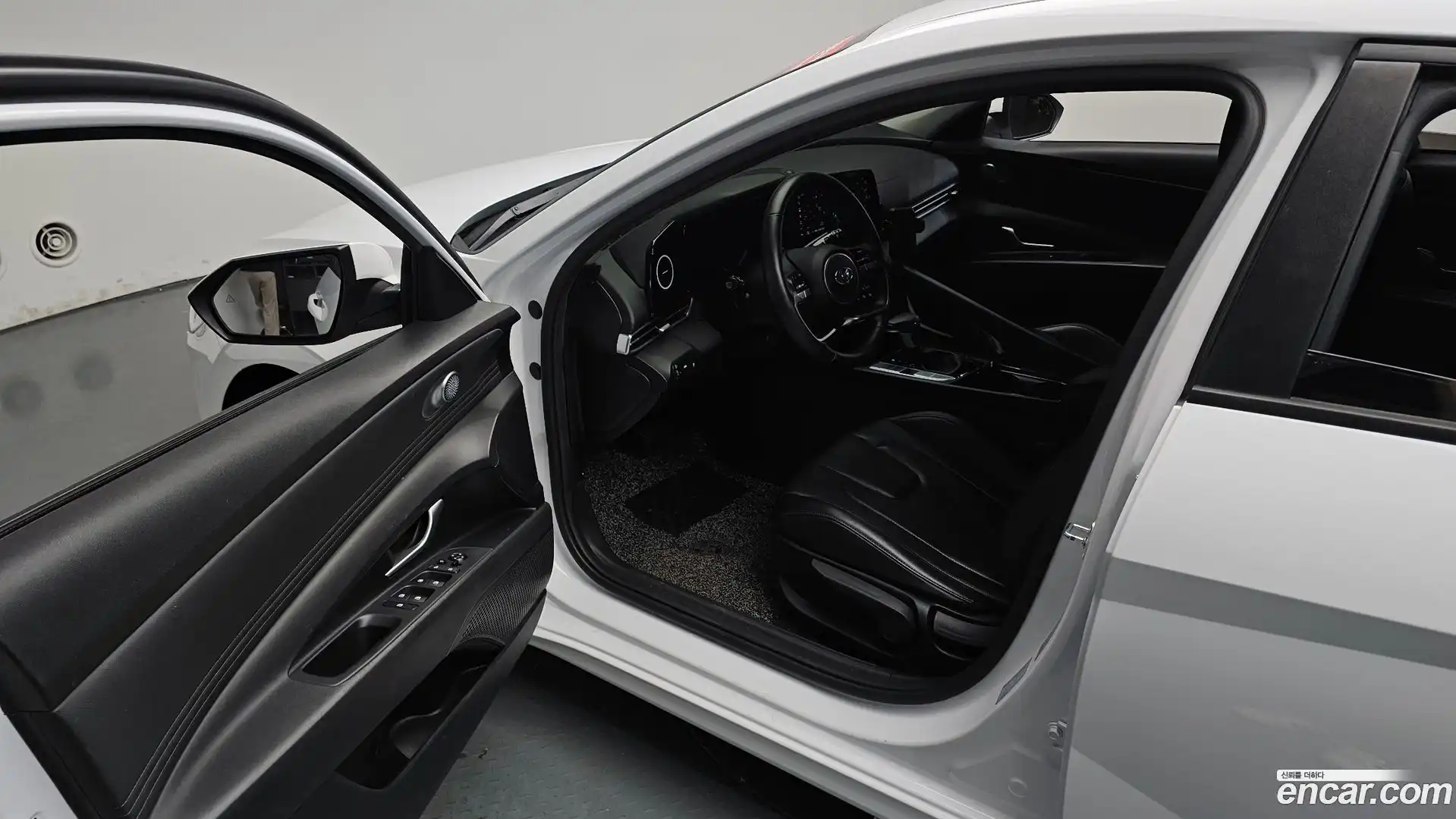 AVANTE Hyundai 2021.0-INNER-010