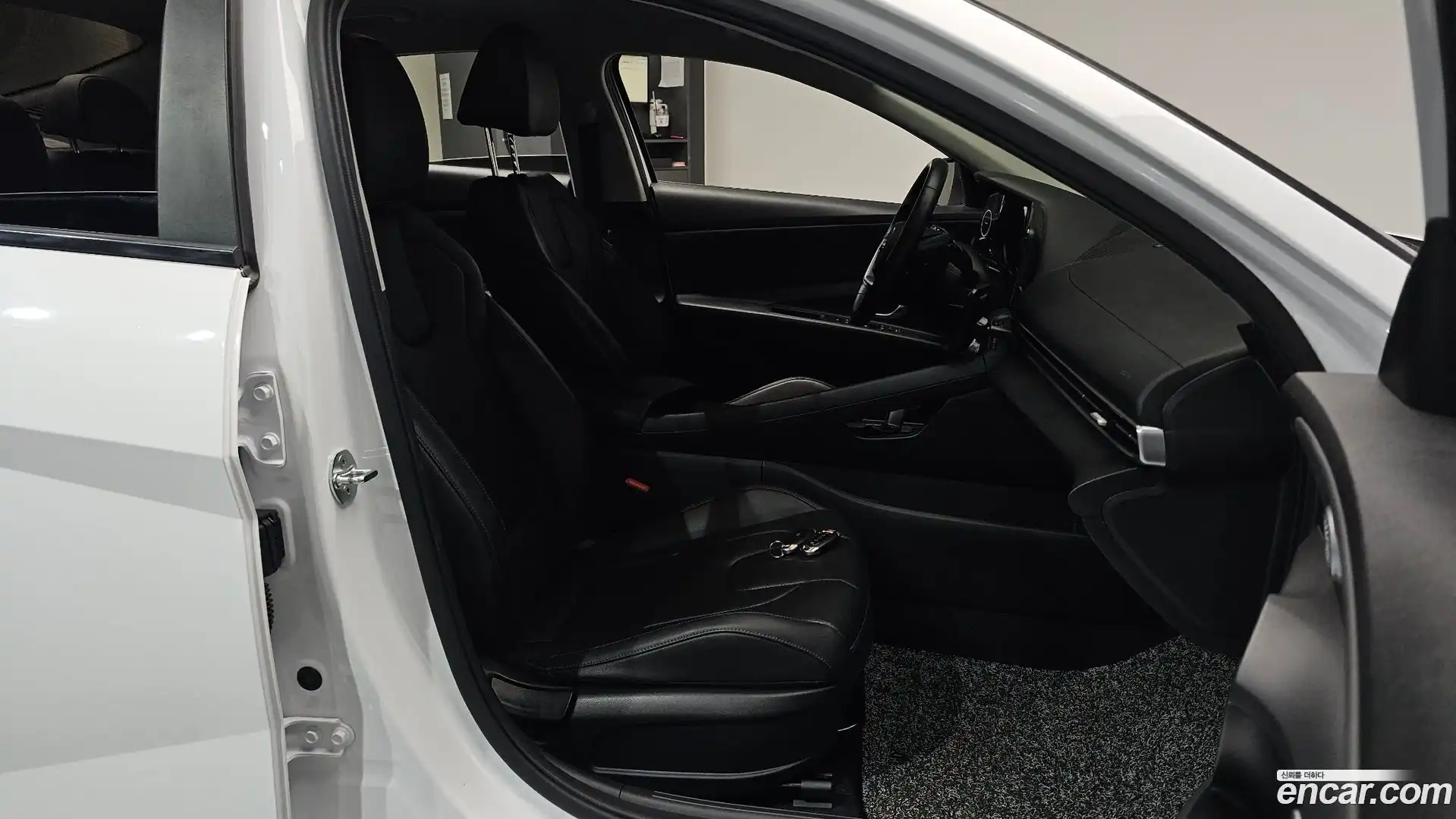 AVANTE Hyundai 2021.0-OPTION-016