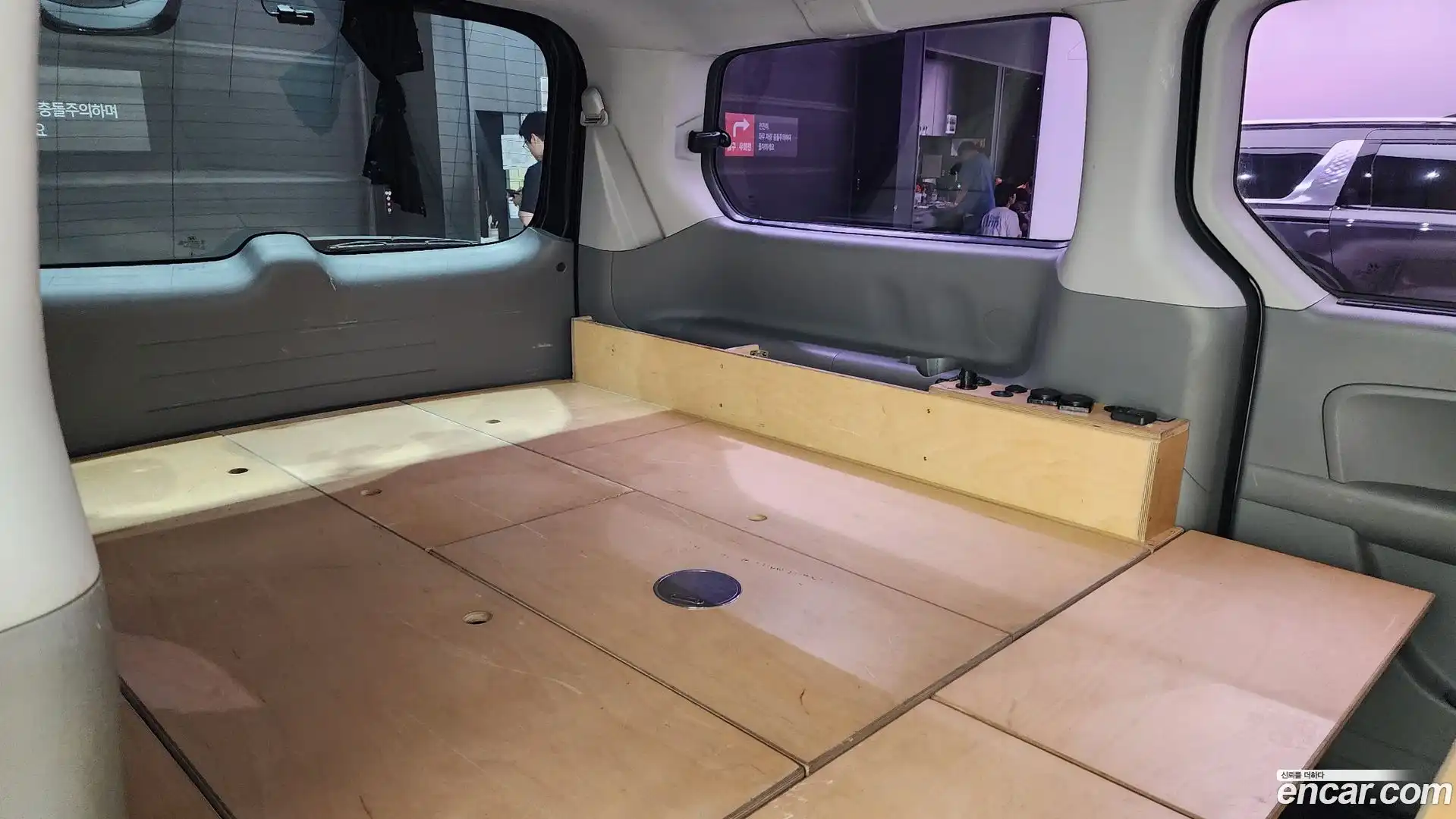 Starex Hyundai 2019.0-OPTION-024