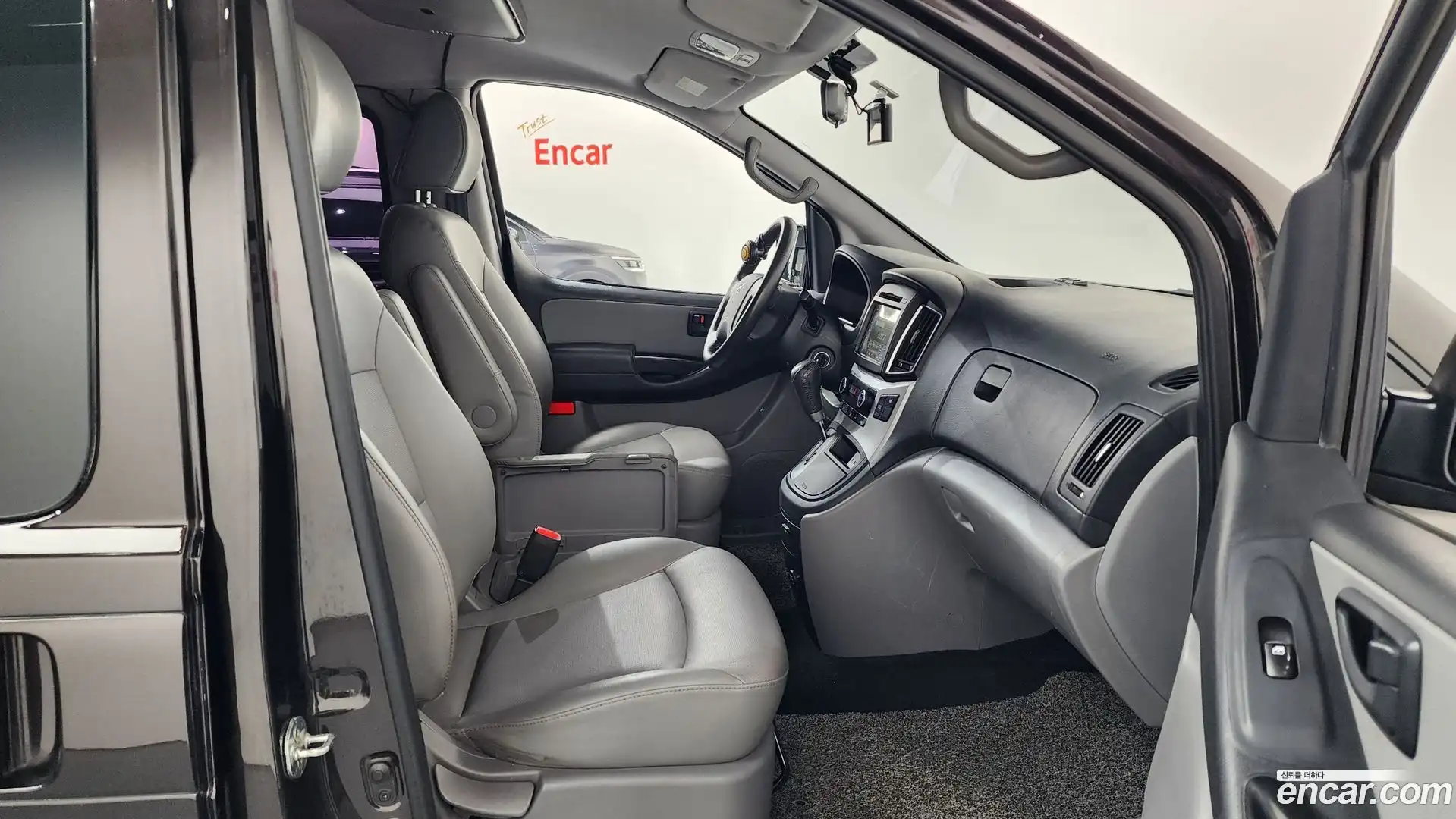 Starex Hyundai 2019.0-INNER-036