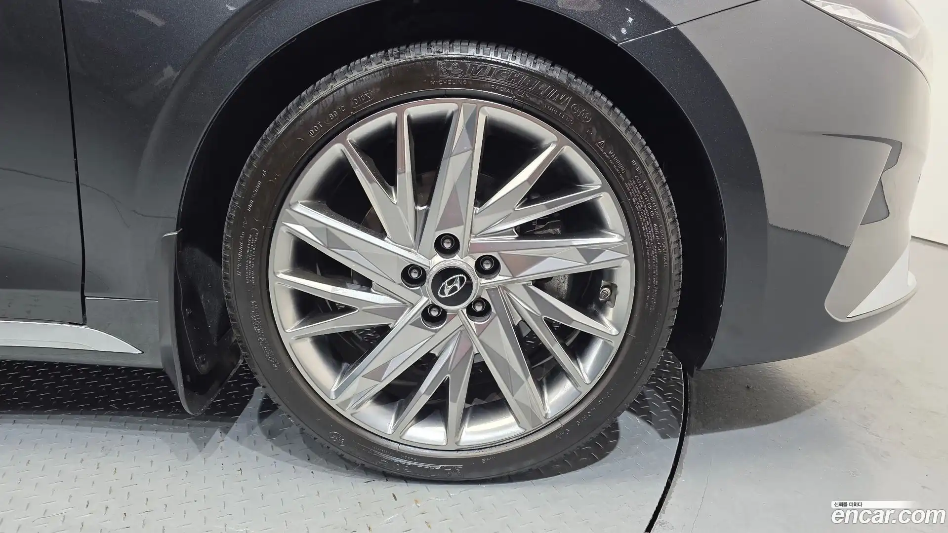 Grandeur Hyundai 2020.0-OUTER-031