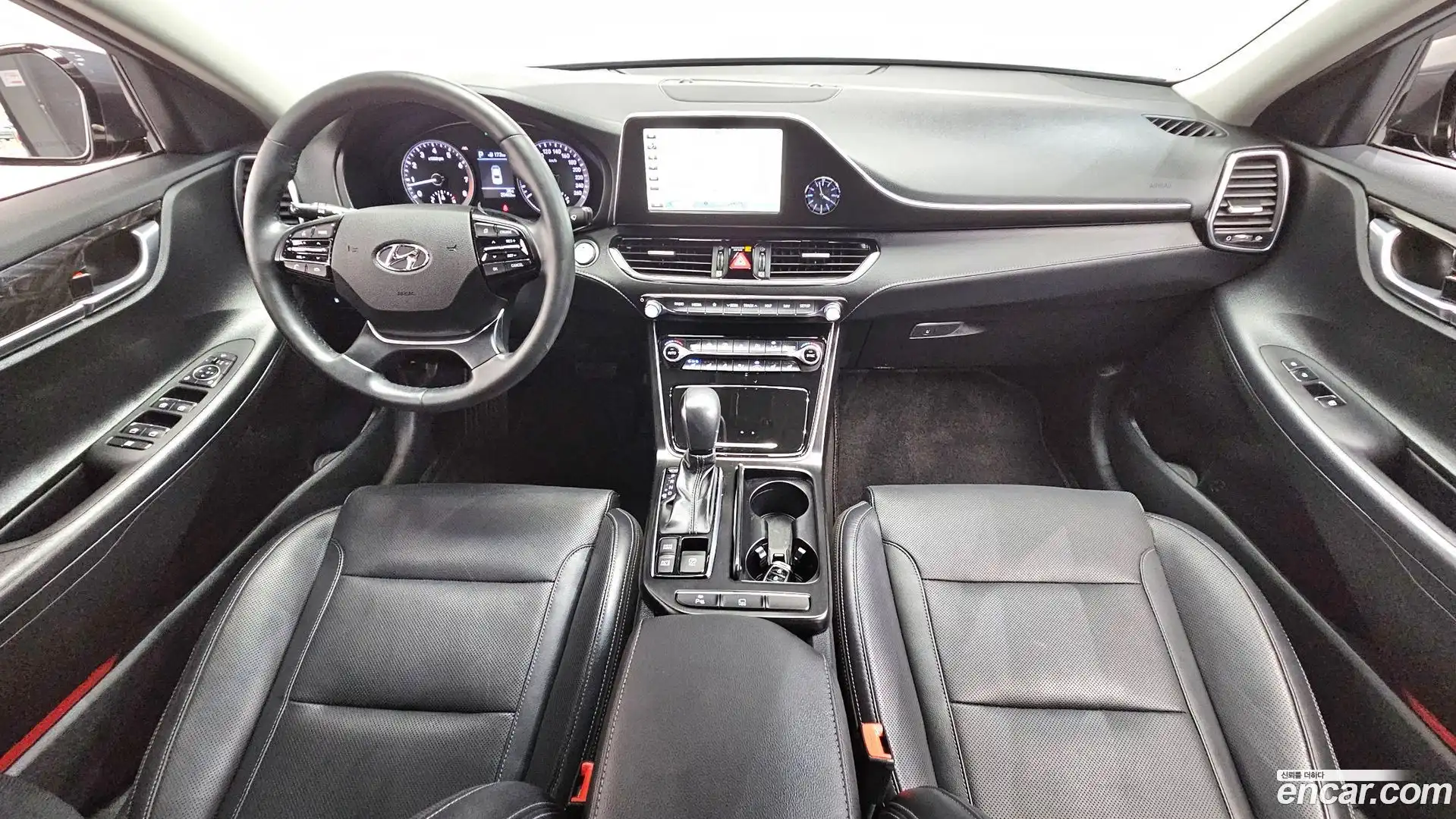 Grandeur Hyundai 2019.2-INNER-007