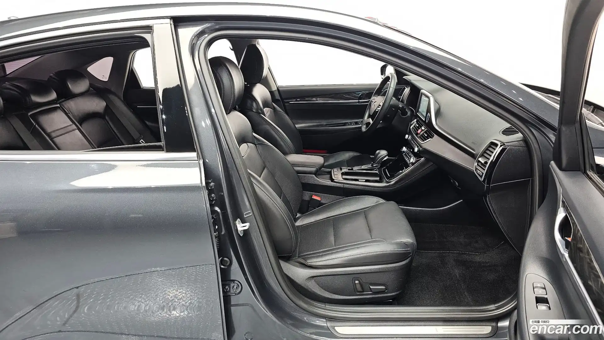 Grandeur Hyundai 2019.2-INNER-036