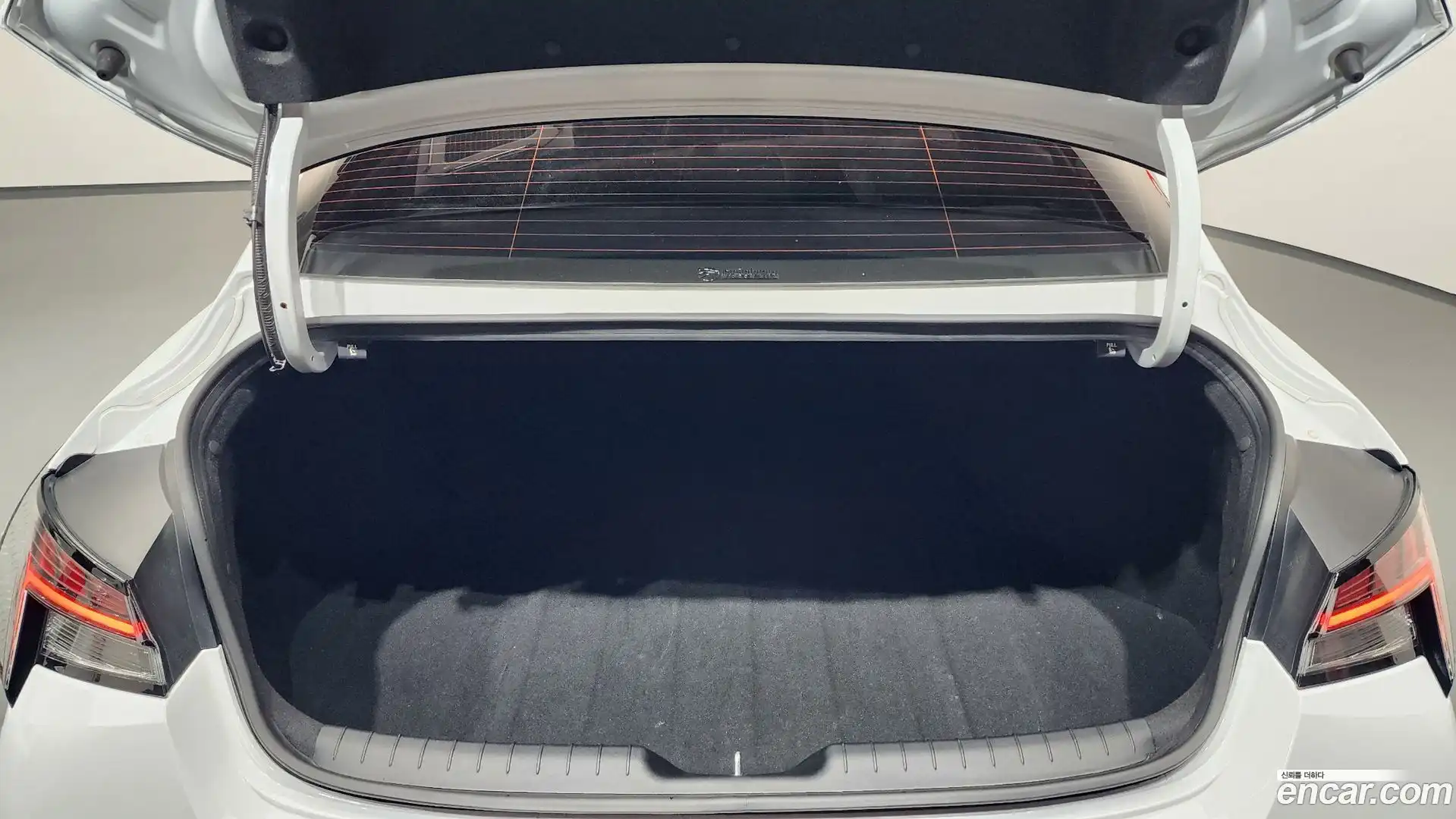 AVANTE Hyundai 2023.10-OPTION-023