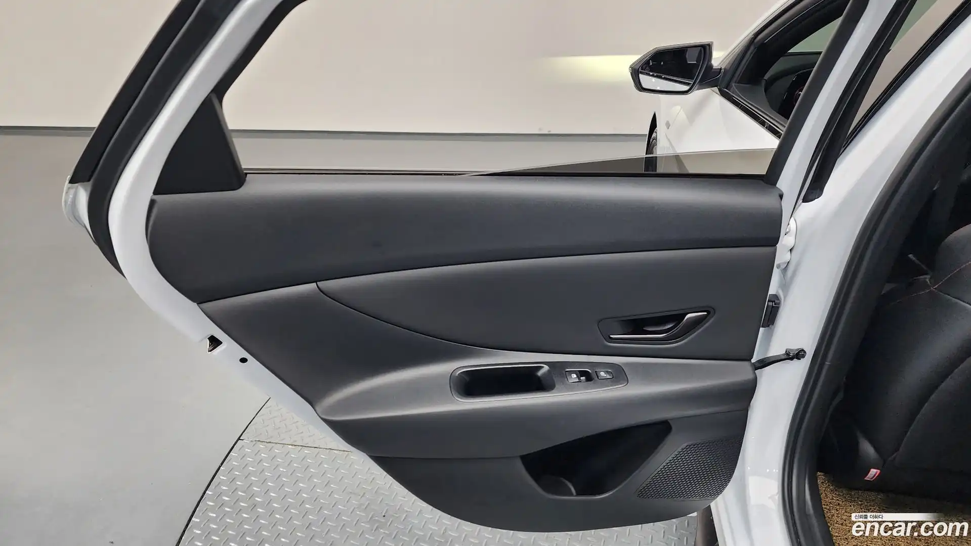 AVANTE Hyundai 2023.10-INNER-035