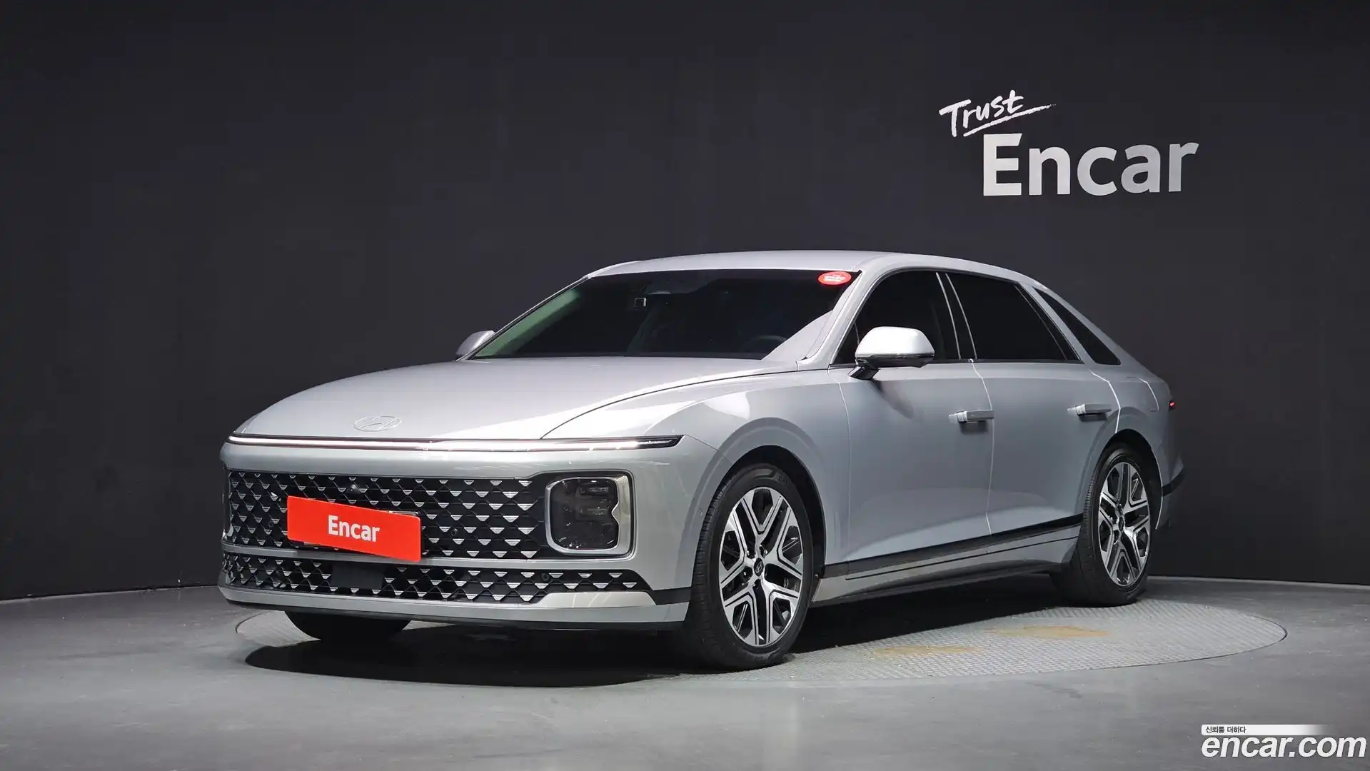 Grandeur Hyundai 2023.0-OUTER-001