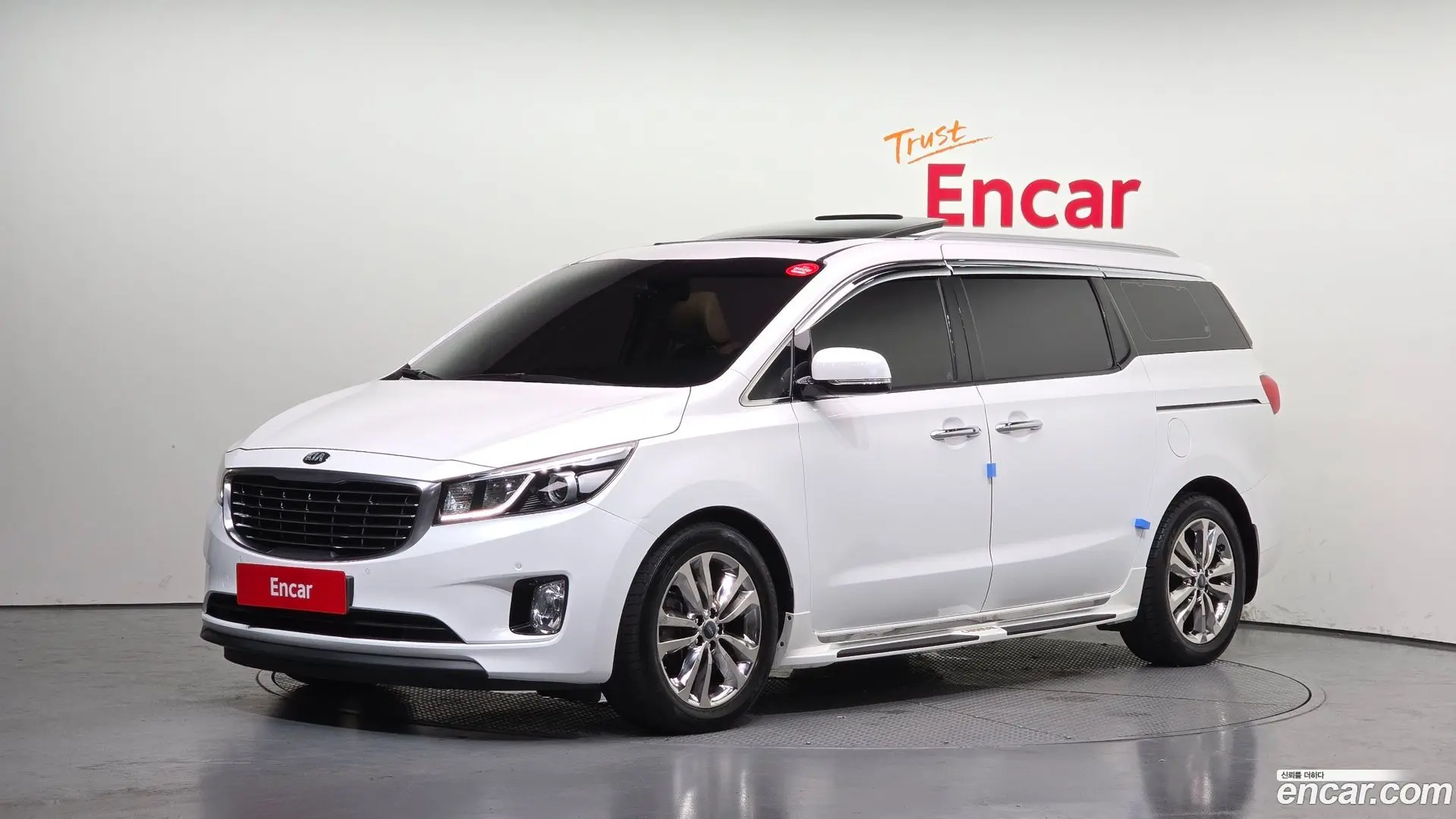 Main__Slider__Photo:Canival Kia 2017.1-0