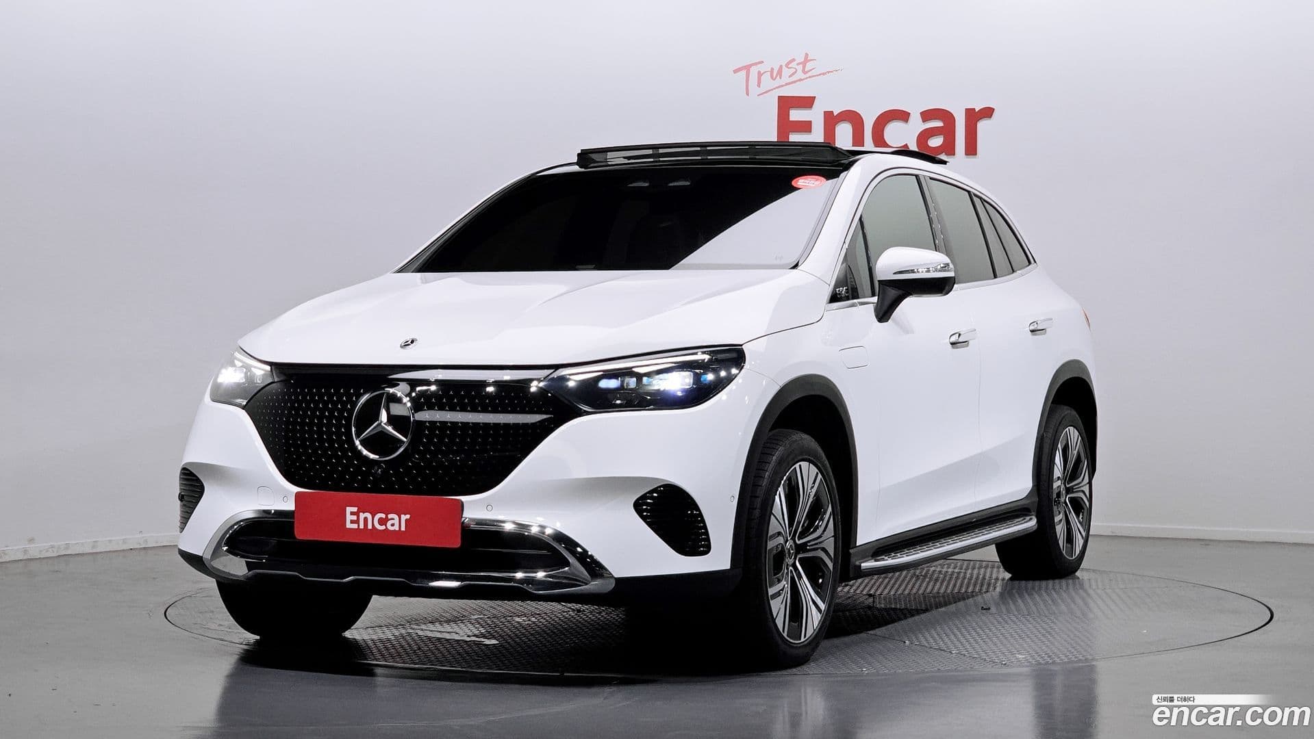 Main__Slider__Photo:EQE Mercedes-Benz 2023.10-0