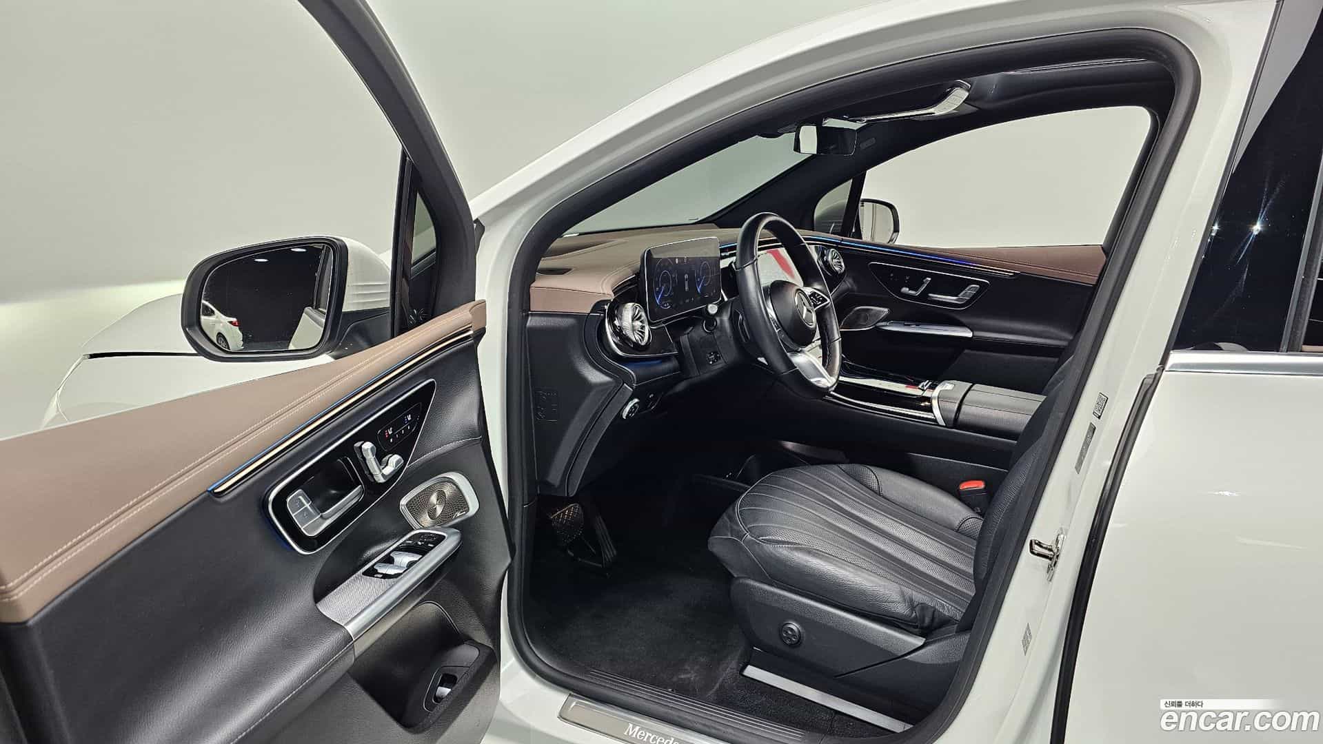 EQE Mercedes-Benz 2023.10-INNER-010