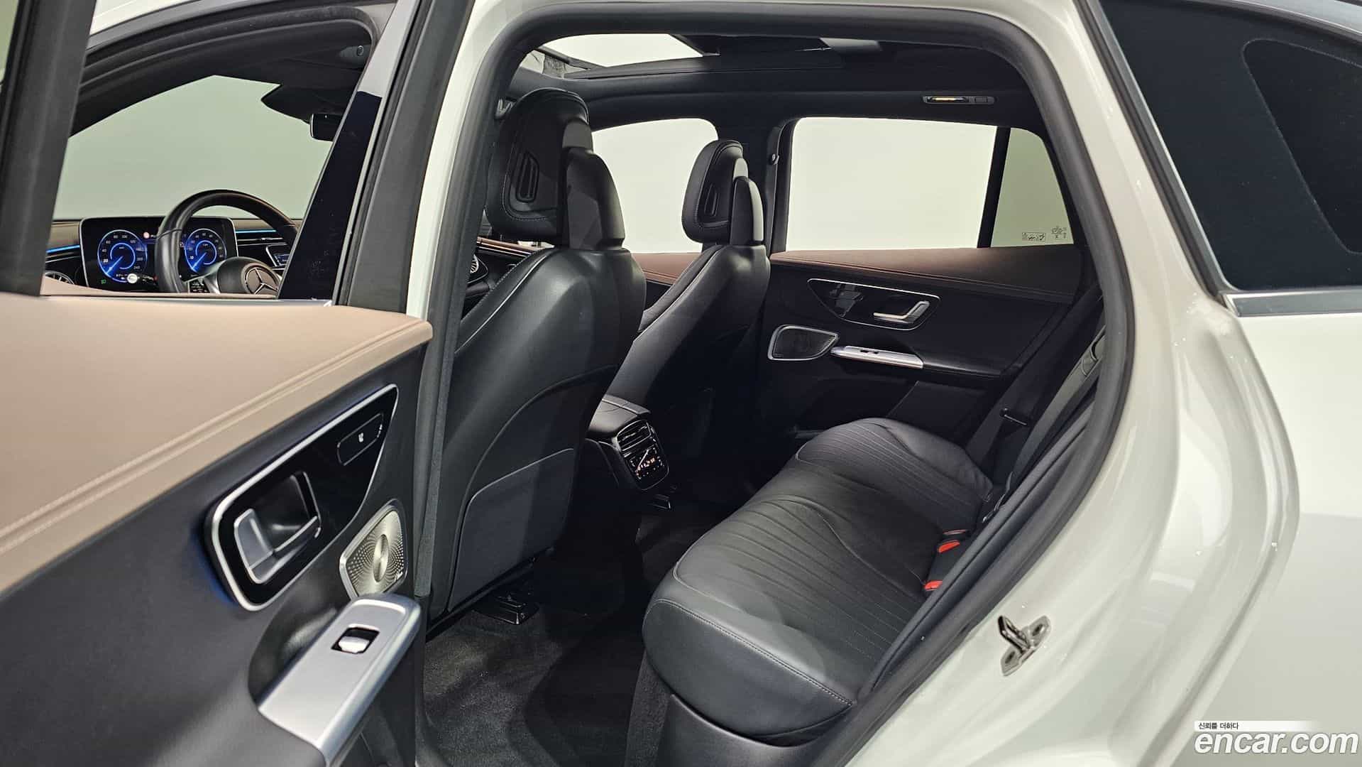 EQE Mercedes-Benz 2023.10-OPTION-015