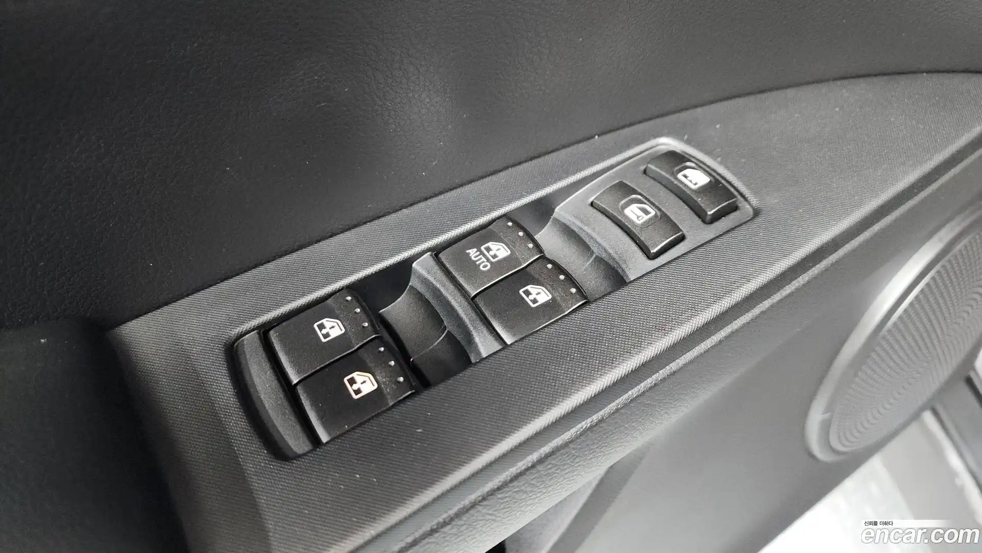 KORANDO KG Mobility 2016.10-OPTION-043