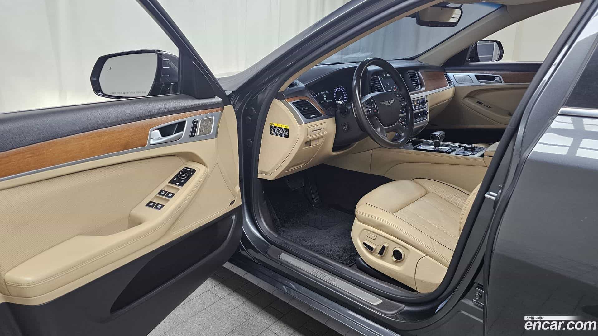 G80 Genesis 2017.1-INNER-010