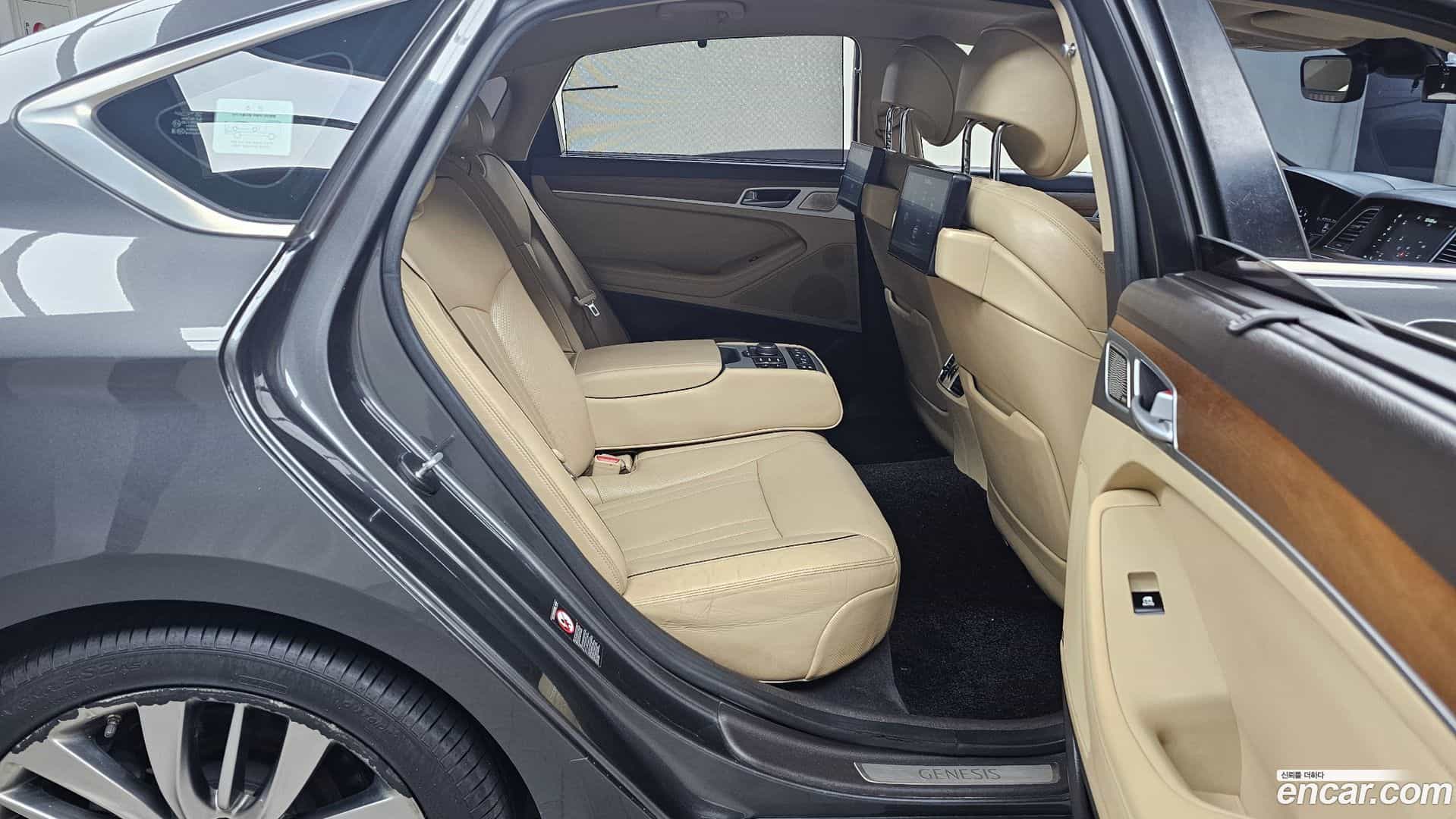 G80 Genesis 2017.1-OPTION-016