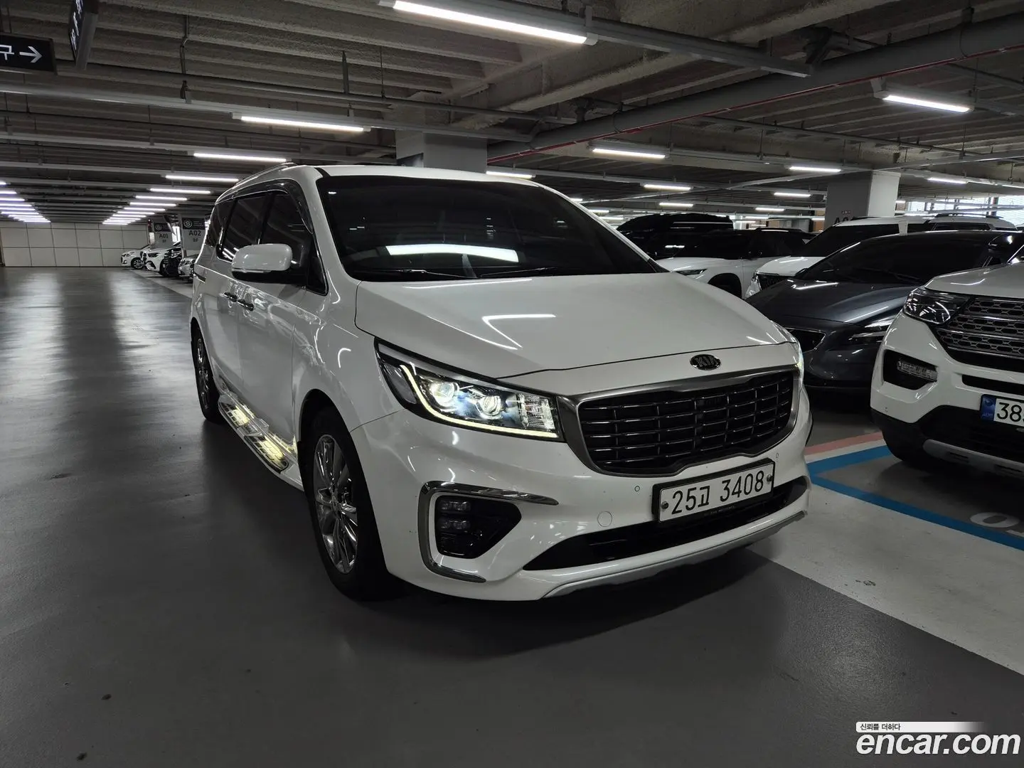 Main__Slider__Photo:Canival Kia 2019.6-0