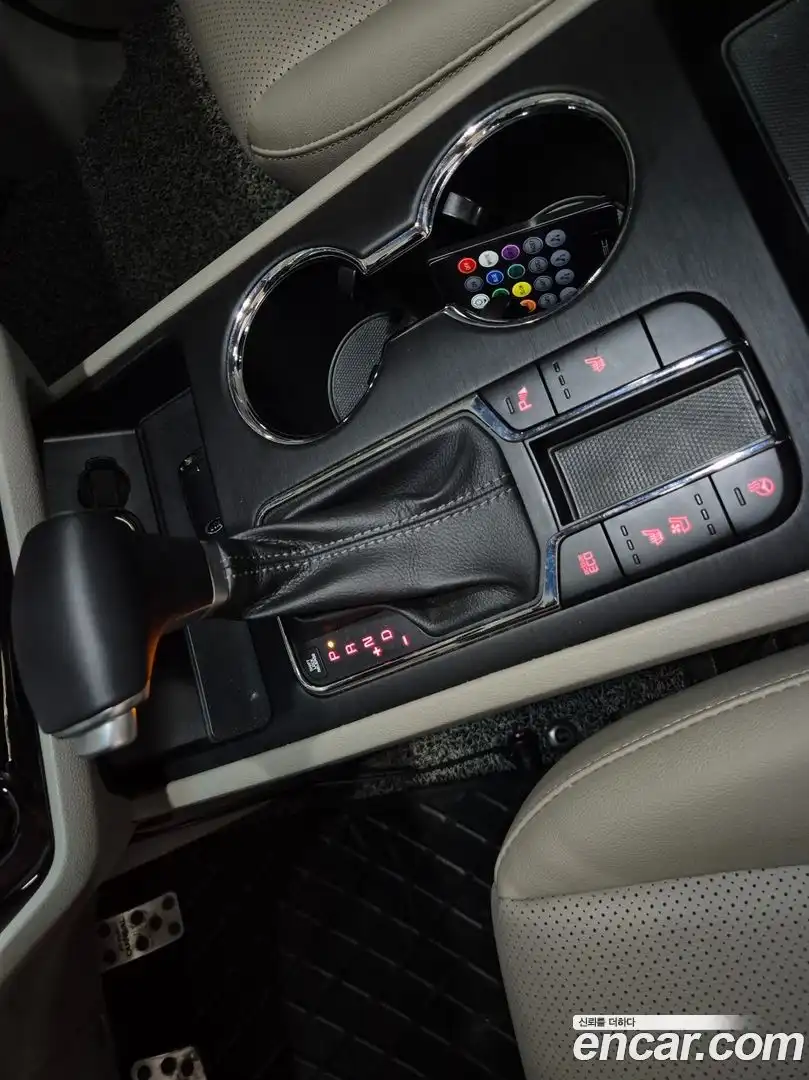 Canival Kia 2019.6-OPTION-017