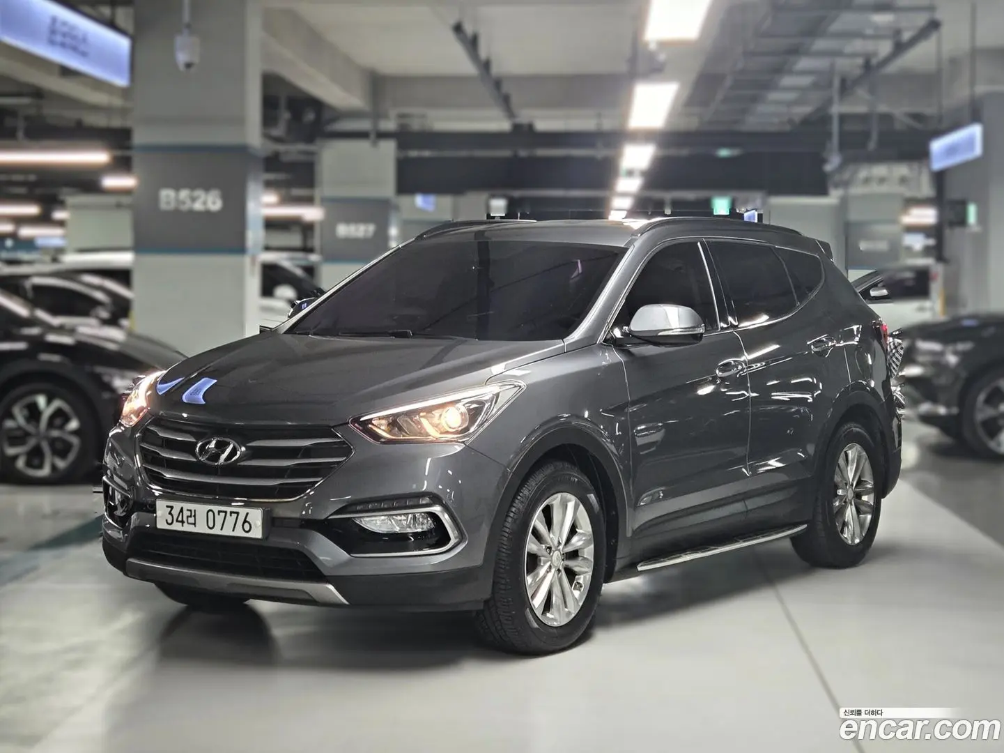 Main__Slider__Photo:Santafe Hyundai 2016.0-0