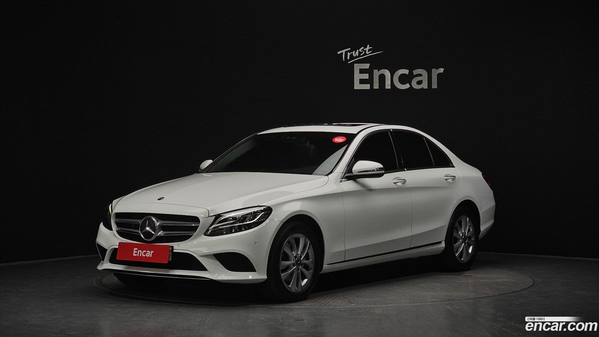 Main__Slider__Photo:C-Class Mercedes-Benz 2020.8-0