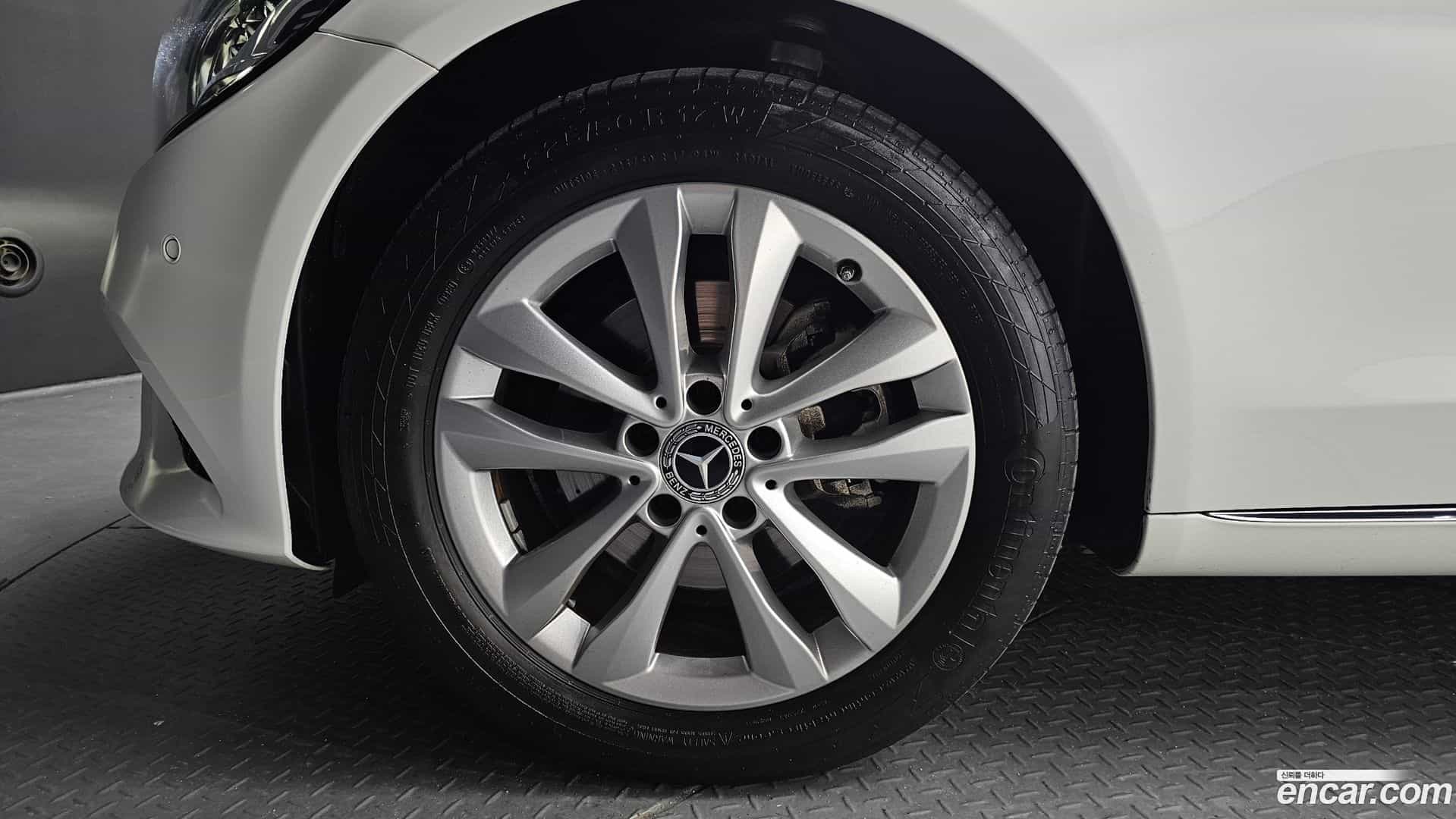 C-Class Mercedes-Benz 2020.8-OUTER-005