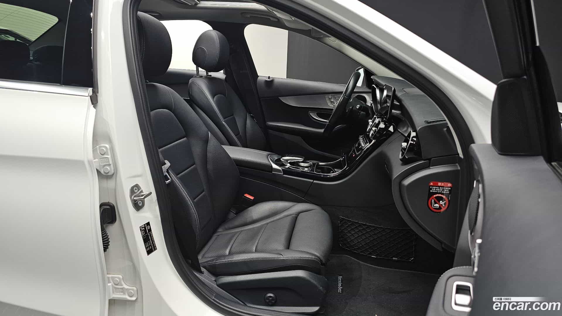 C-Class Mercedes-Benz 2020.8-INNER-010