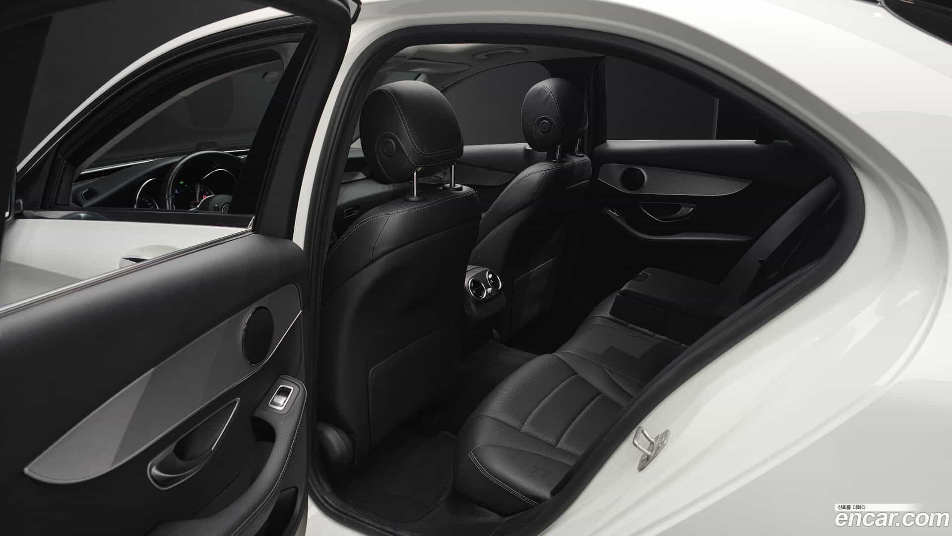 C-Class Mercedes-Benz 2020.8-OPTION-016