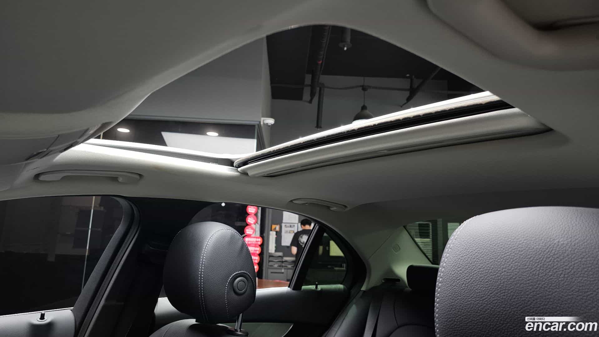 C-Class Mercedes-Benz 2020.8-OPTION-023