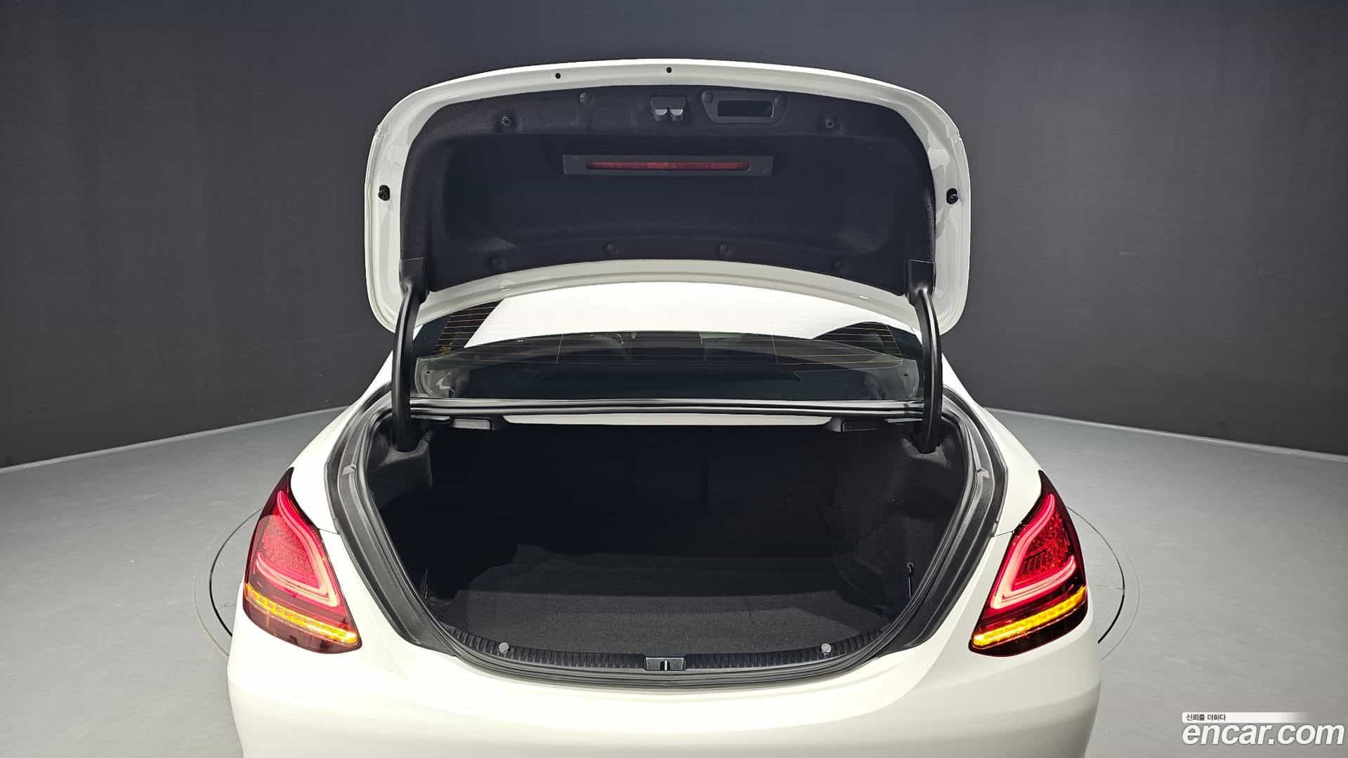 C-Class Mercedes-Benz 2020.8-OPTION-024
