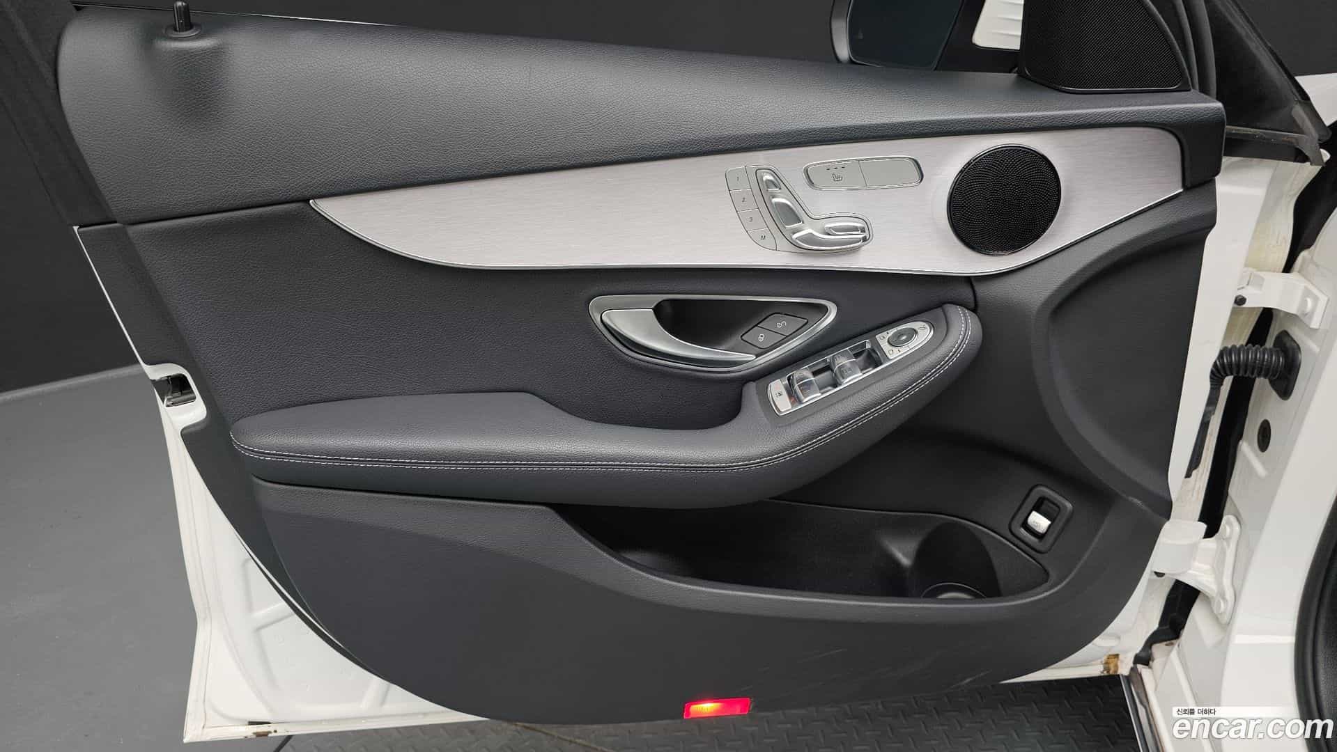 C-Class Mercedes-Benz 2020.8-INNER-034