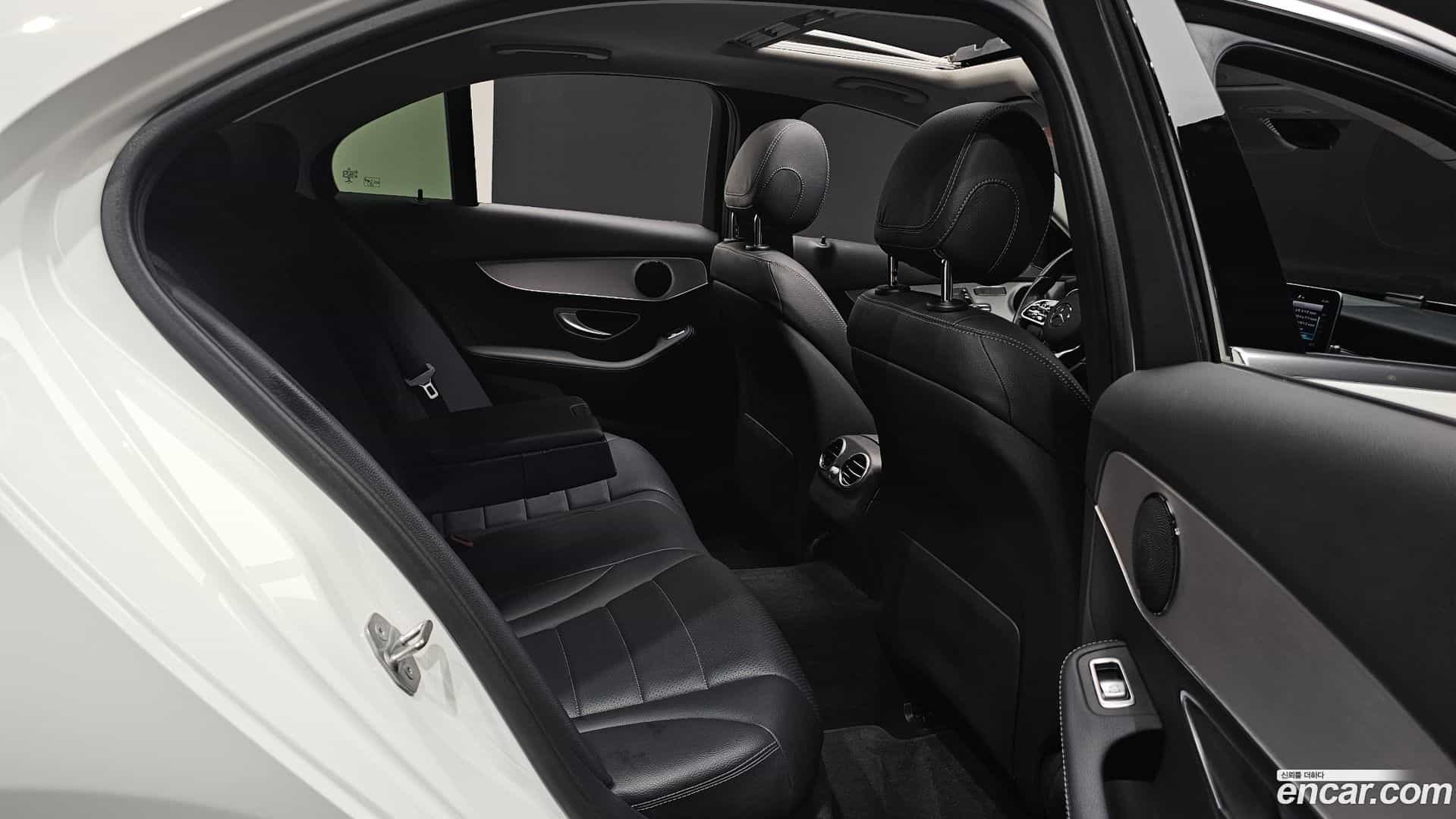 C-Class Mercedes-Benz 2020.8-INNER-036