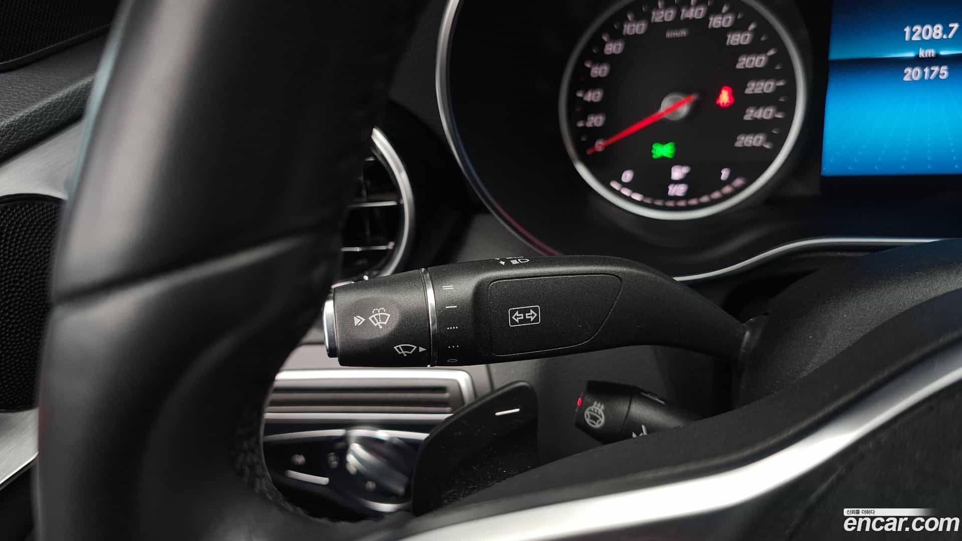 C-Class Mercedes-Benz 2020.8-OPTION-041