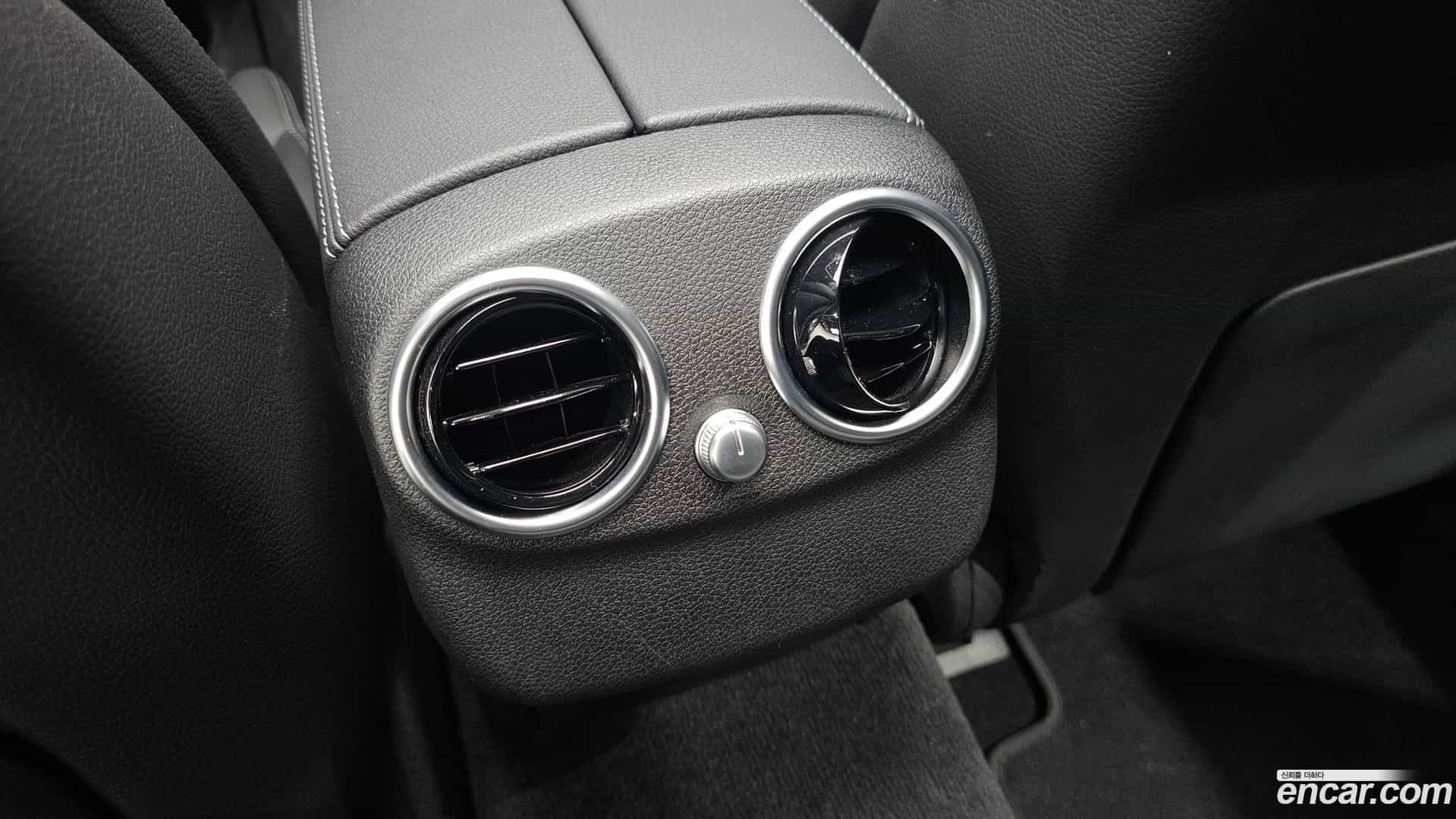 C-Class Mercedes-Benz 2020.8-OPTION-043