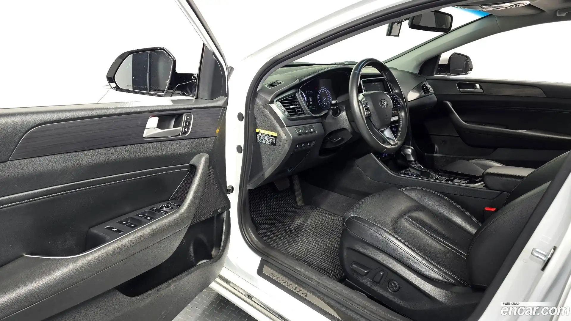 Sonata Hyundai 2017.5-INNER-010