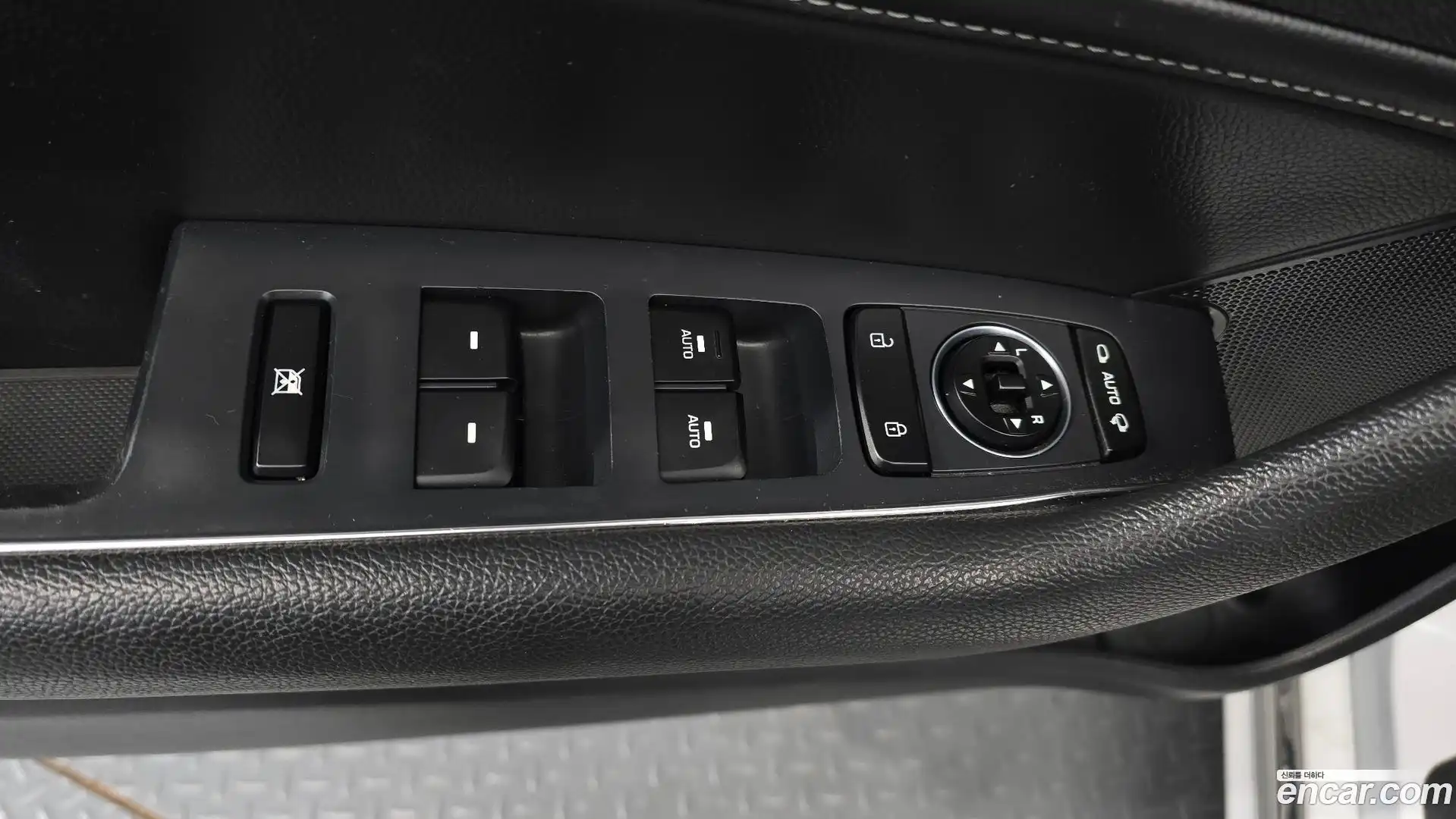 Sonata Hyundai 2017.5-OPTION-042